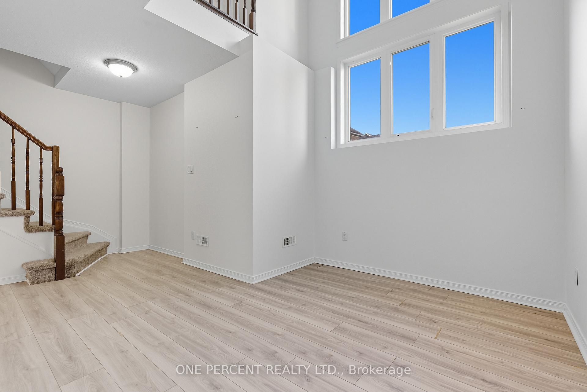Photo 15 of 605 Reardon Private, Ottawa, Heron Gate/Industrial Park — HOMEH