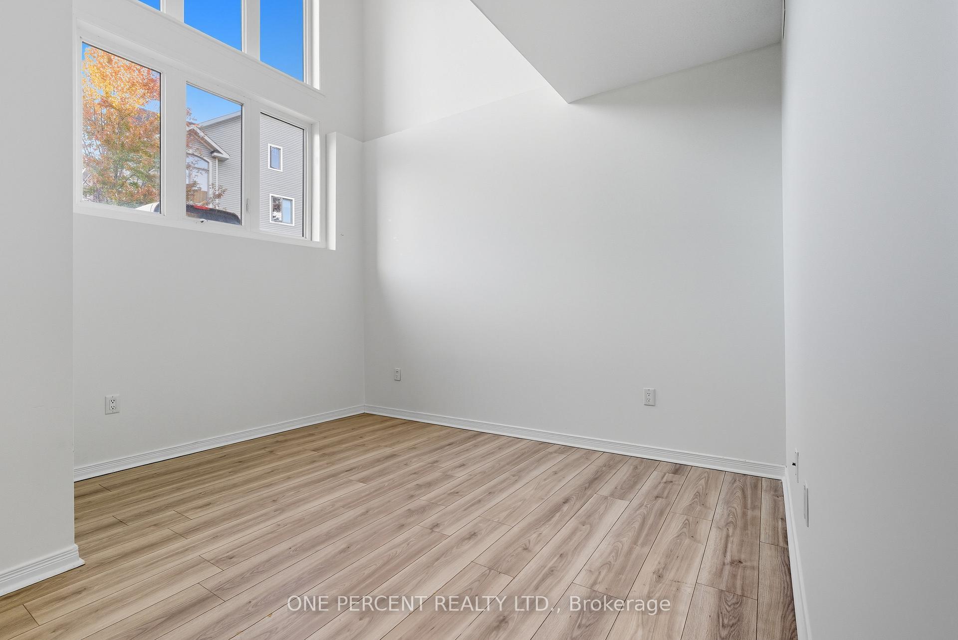 Photo 17 of 605 Reardon Private, Ottawa, Heron Gate/Industrial Park — HOMEH