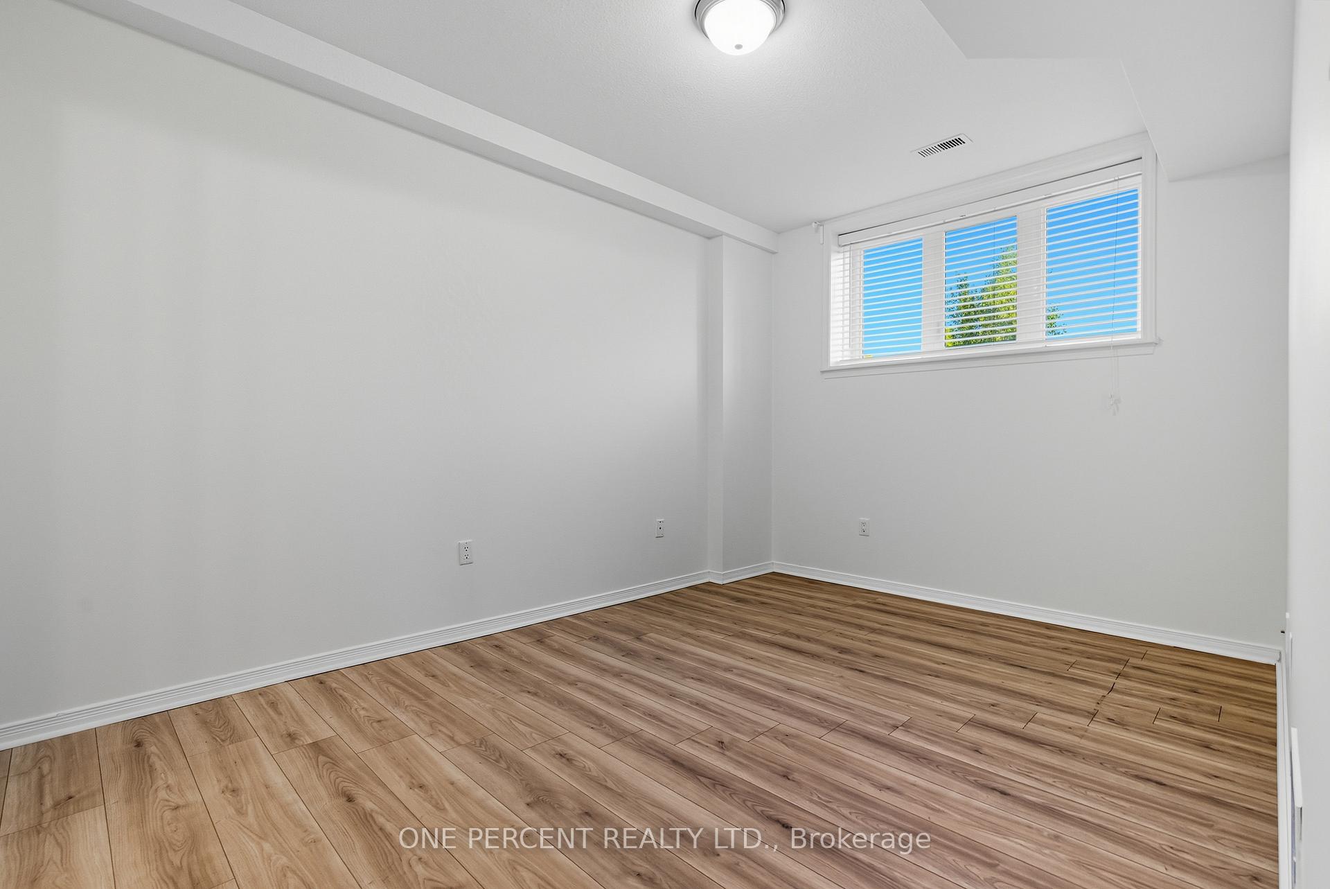 Photo 18 of 605 Reardon Private, Ottawa, Heron Gate/Industrial Park — HOMEH