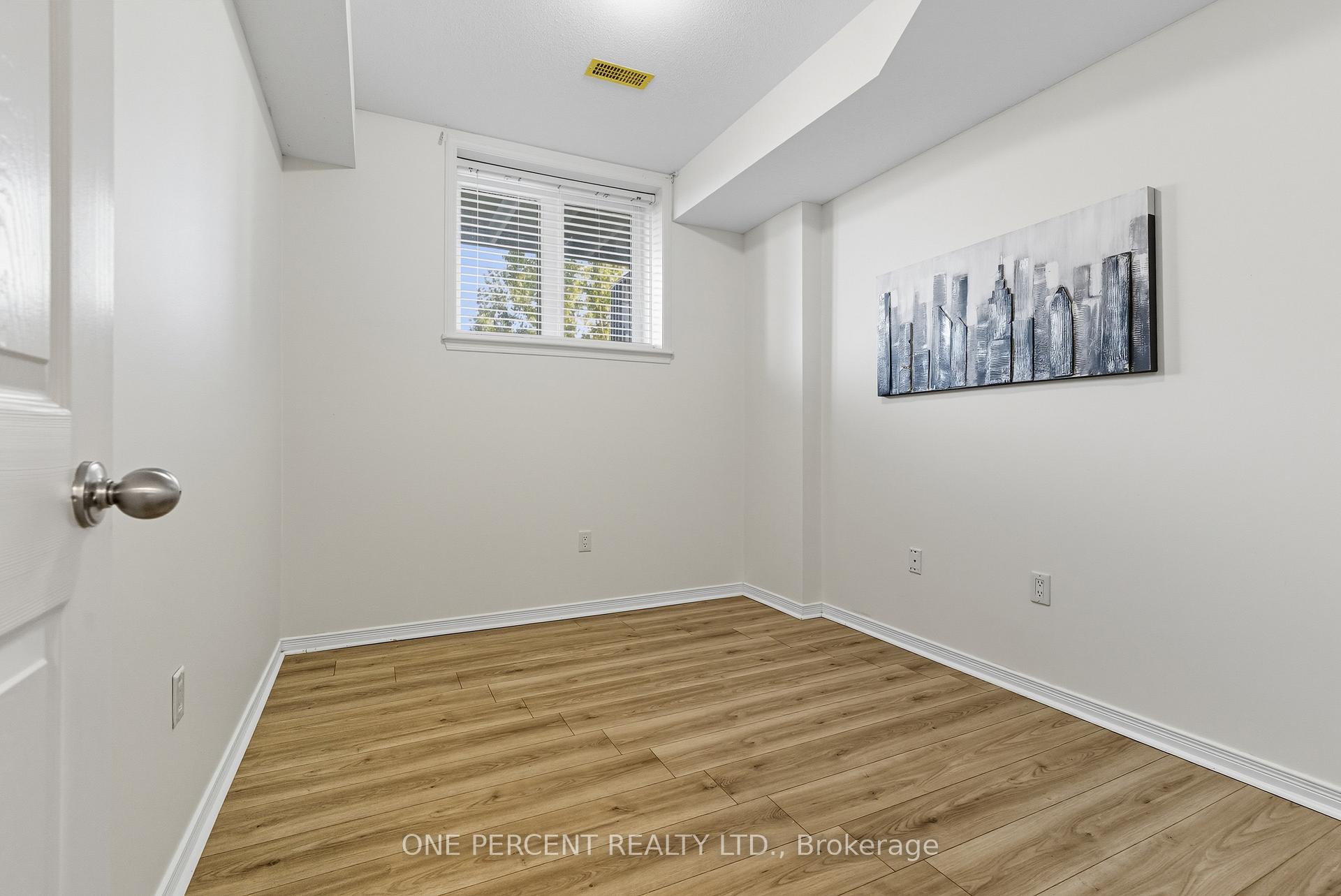 Photo 24 of 605 Reardon Private, Ottawa, Heron Gate/Industrial Park — HOMEH
