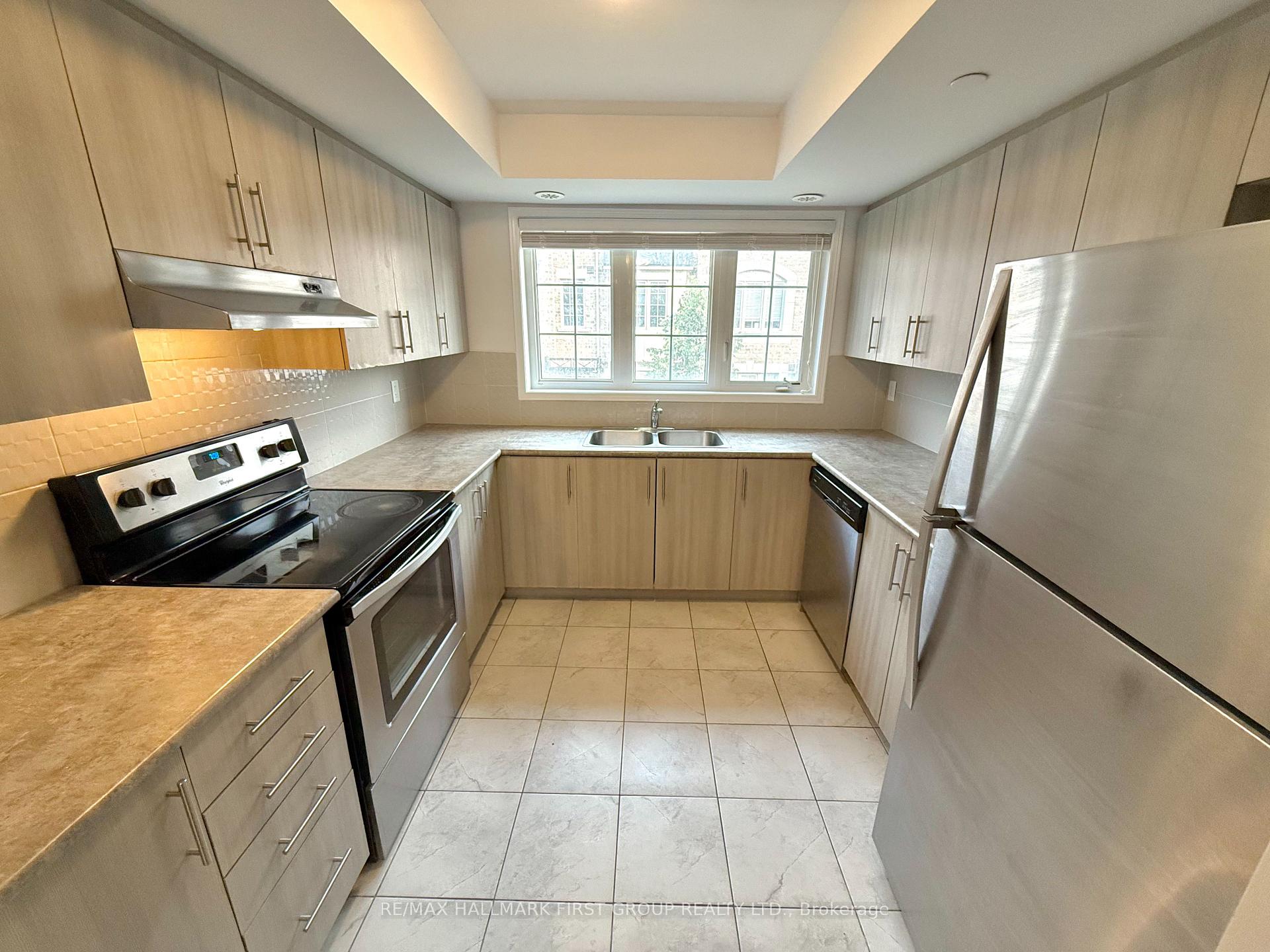 Photo 3 of 95 Sarita Path, Oshawa, Windfields — HOMEH
