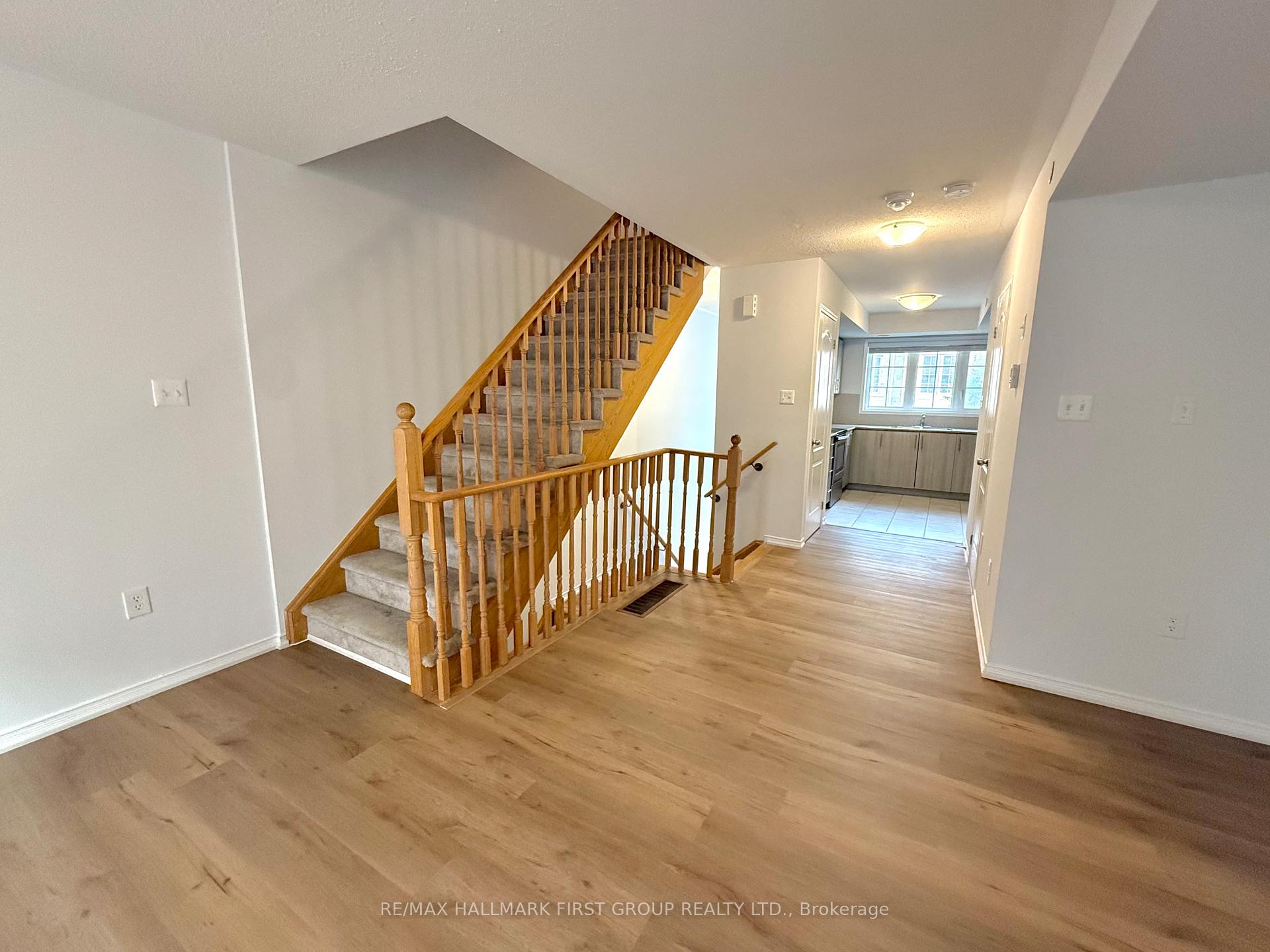 Photo 8 of 95 Sarita Path, Oshawa, Windfields — HOMEH