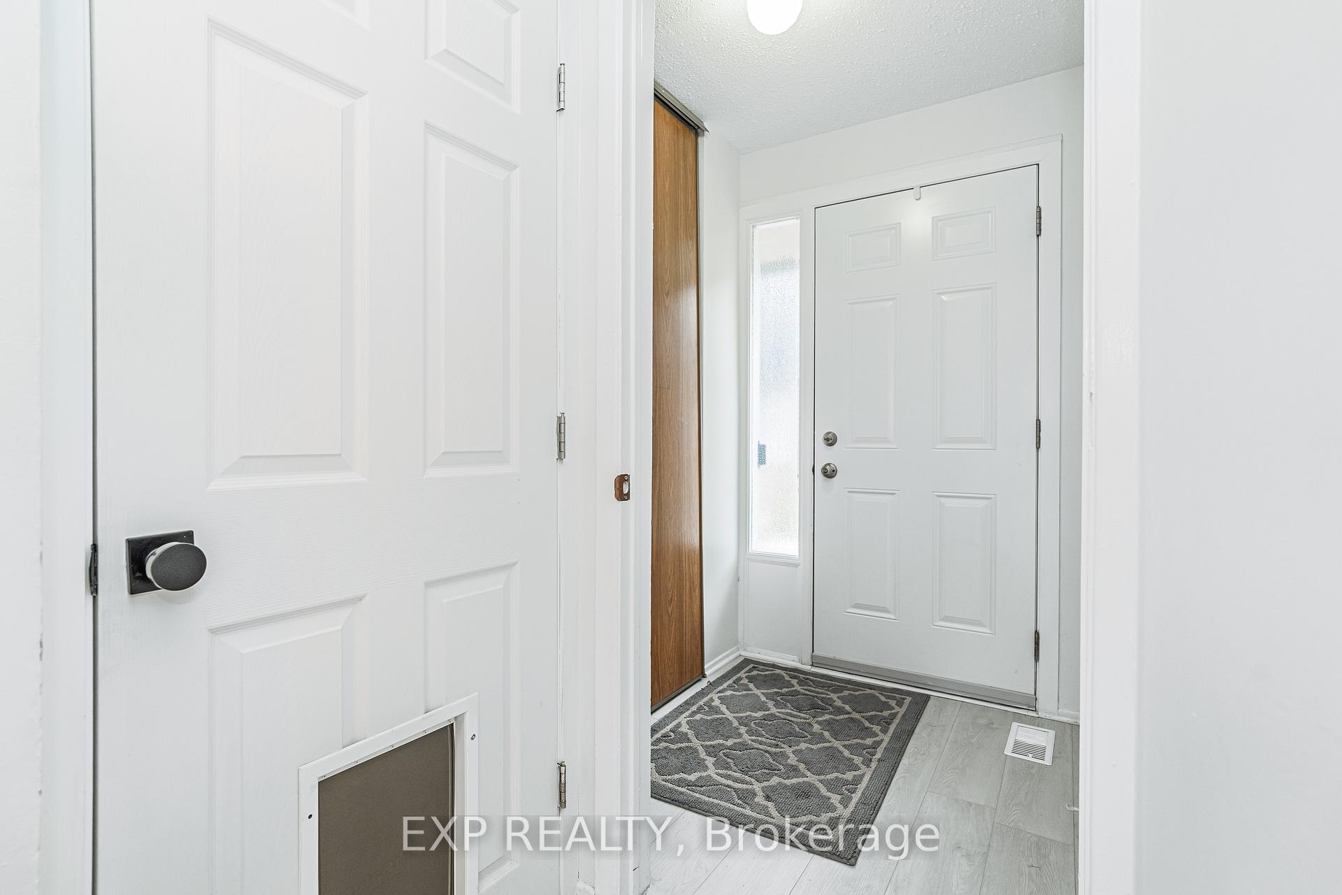 Photo 2 of Unit 25, 3333 Mccarthy Road, Ottawa, Hunt Club/Western Community — HOMEH