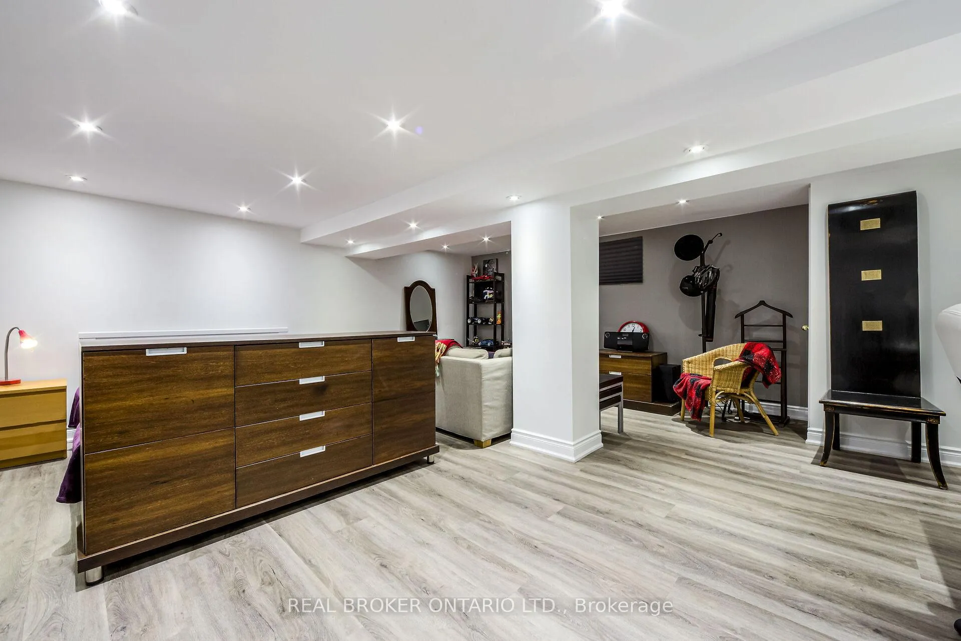 Photo 33 of 413 Roselawn Avenue, Toronto, Lawrence Park South — HOMEH