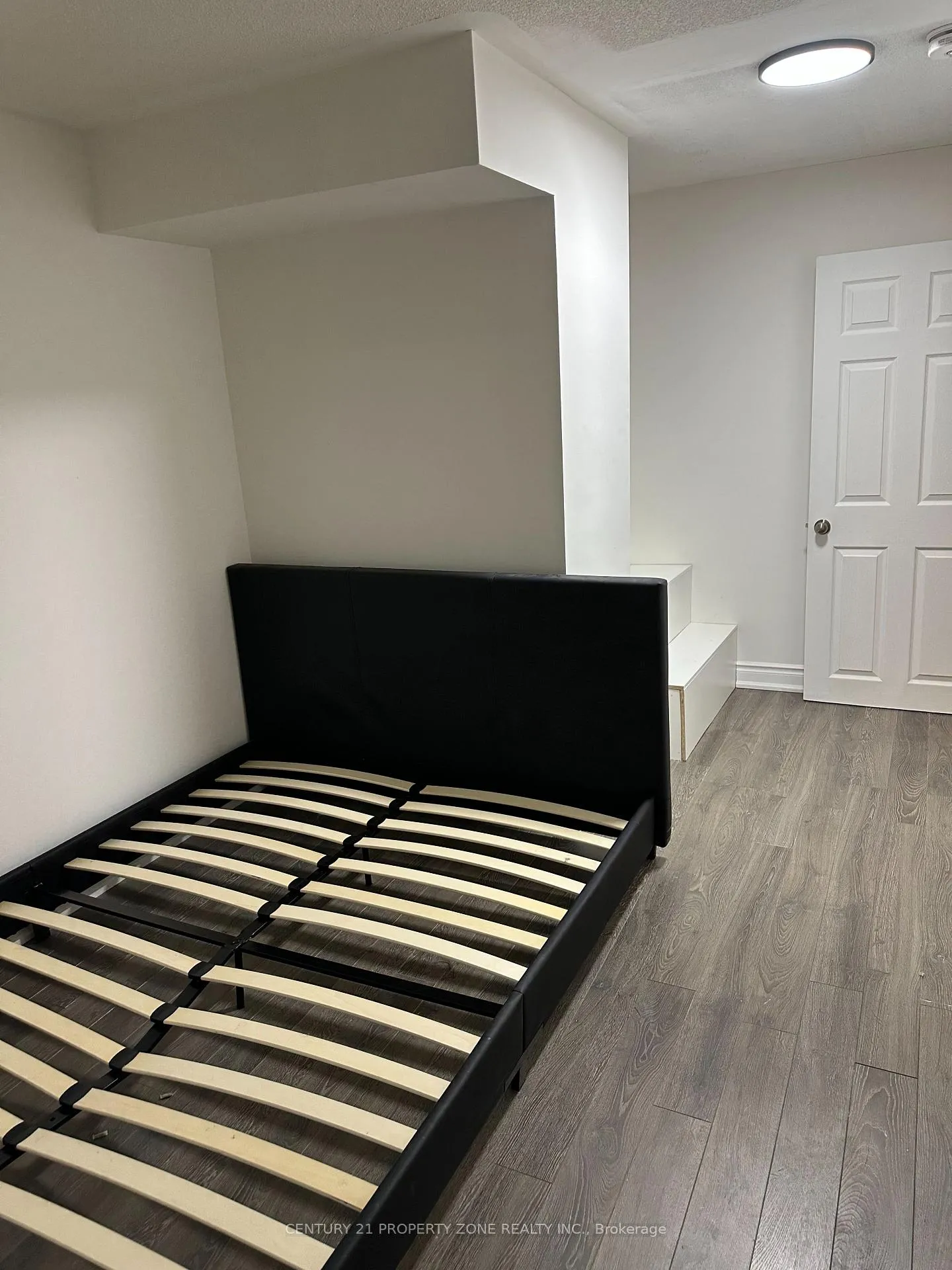 Photo 8 of Unit Lower Unit, 45 Cookview Drive, Brampton, Sandringham-Wellington — HOMEH