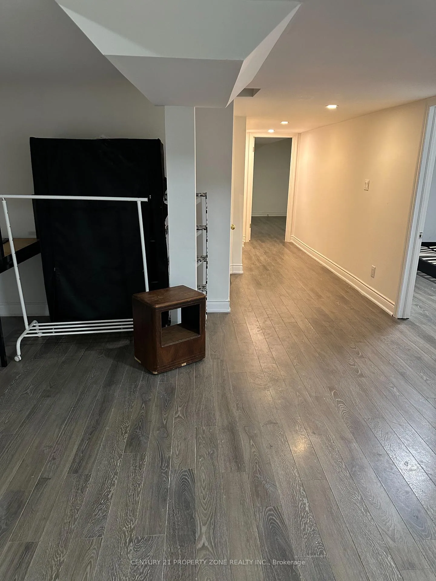 Photo 10 of Unit Lower Unit, 45 Cookview Drive, Brampton, Sandringham-Wellington — HOMEH