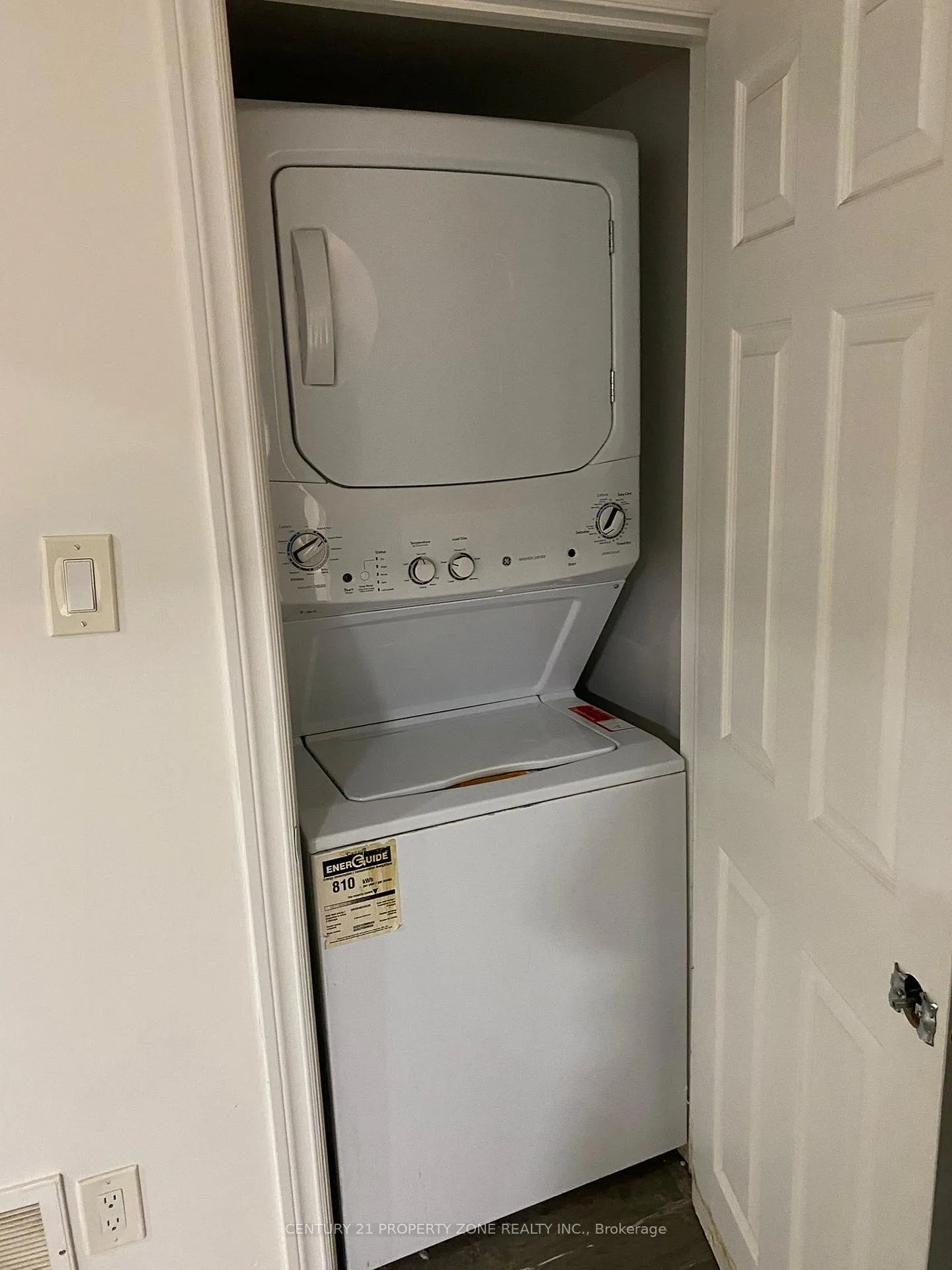 Photo 12 of Unit Lower Unit, 45 Cookview Drive, Brampton, Sandringham-Wellington — HOMEH