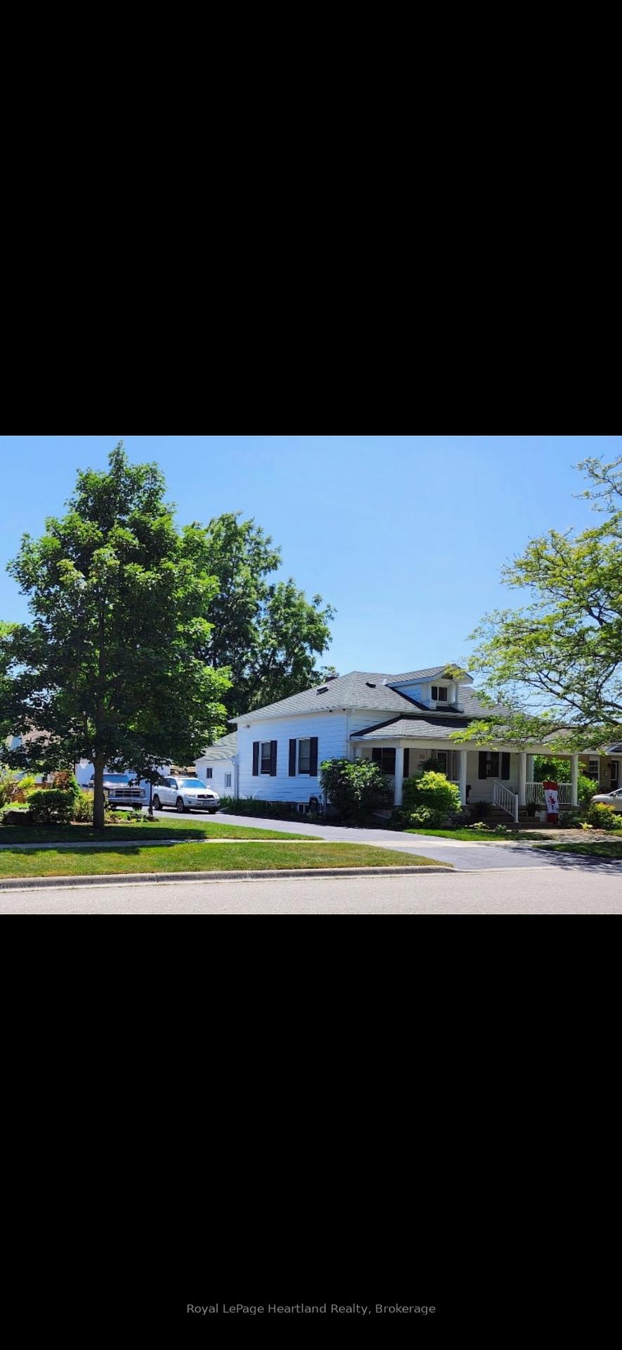 Photo 5 of 105 Quebec Street, Goderich, Goderich (Town) — HOMEH