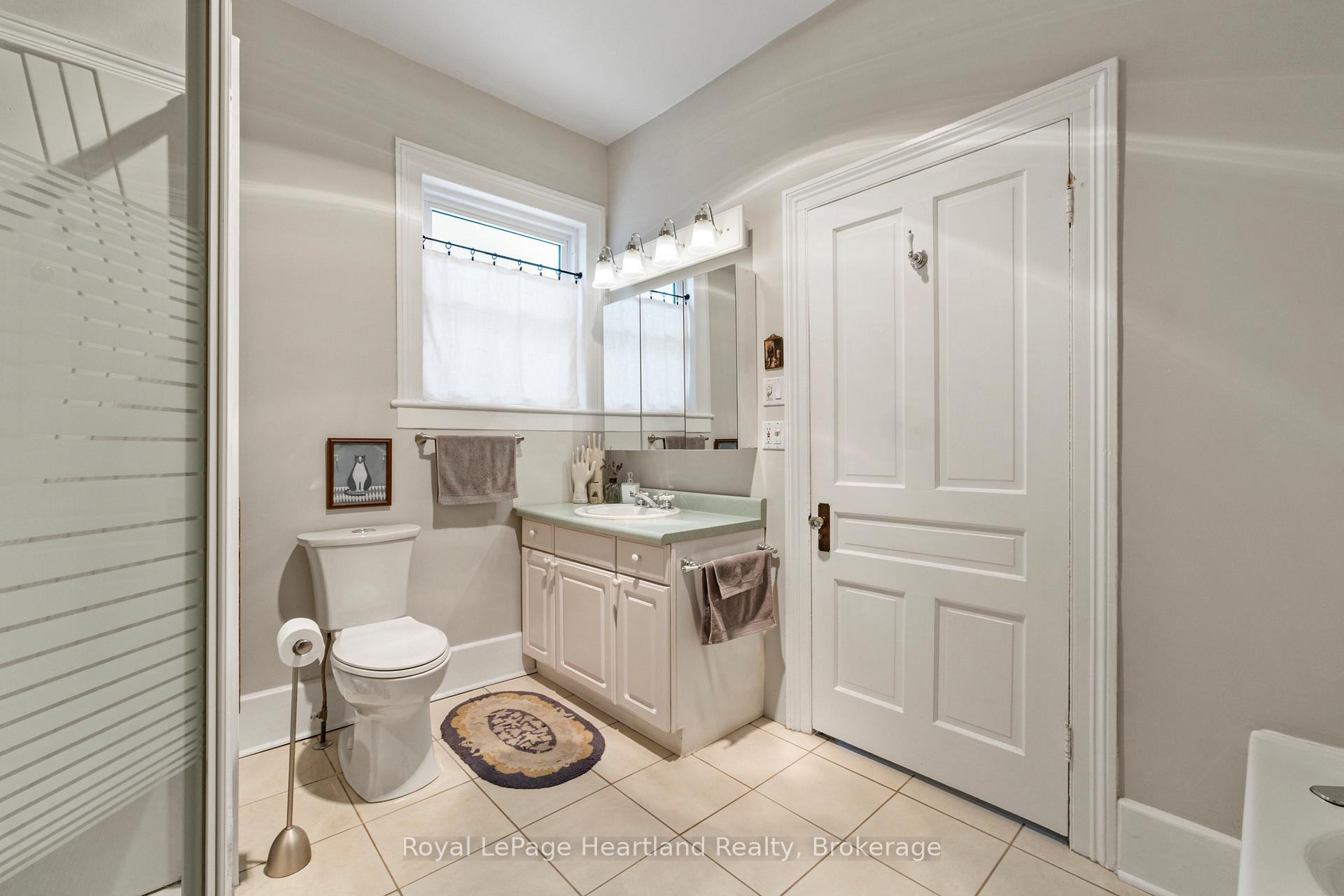 Photo 21 of 105 Quebec Street, Goderich, Goderich (Town) — HOMEH