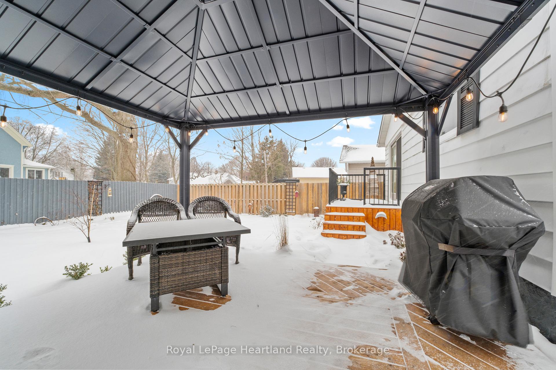 Photo 37 of 105 Quebec Street, Goderich, Goderich (Town) — HOMEH
