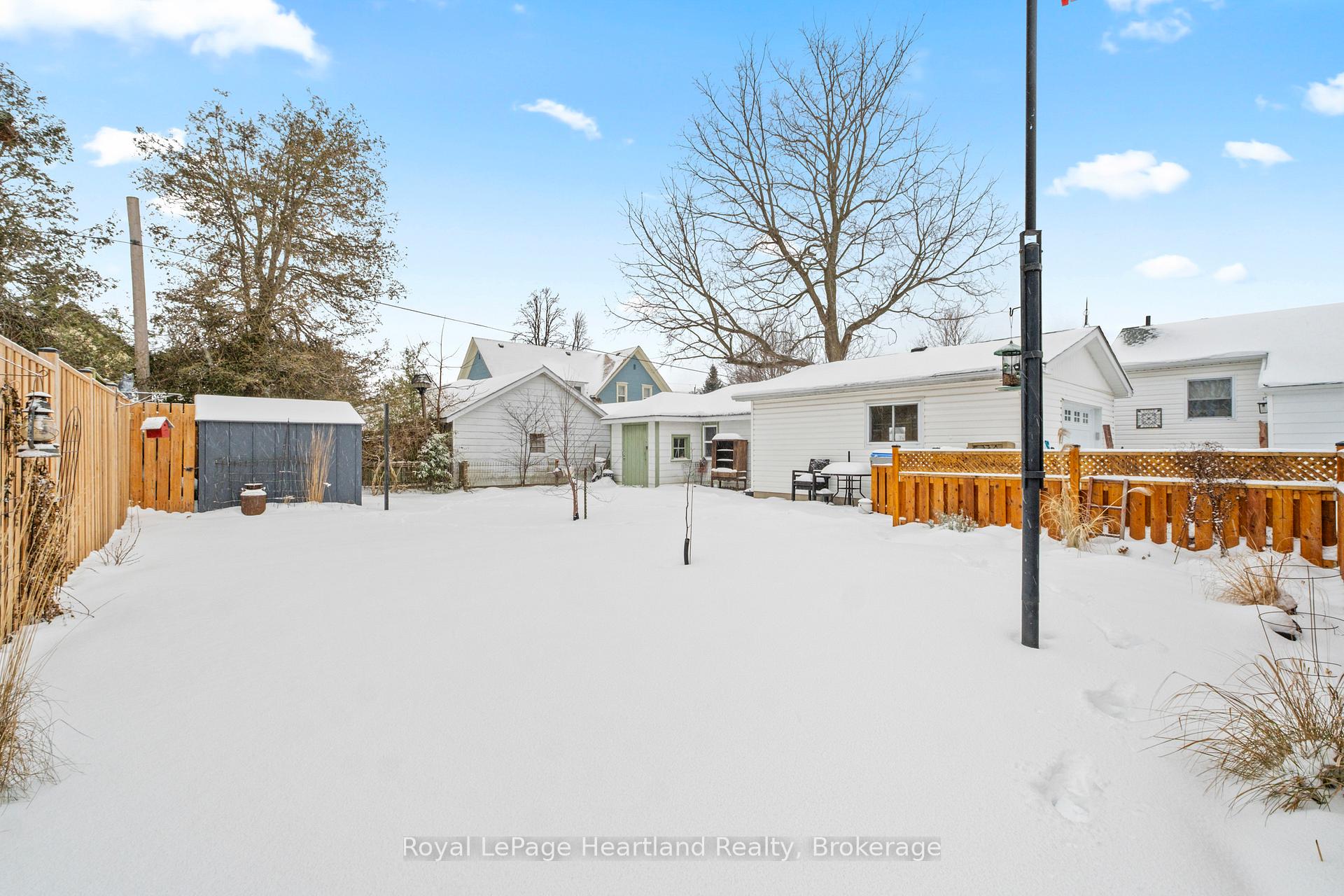 Photo 43 of 105 Quebec Street, Goderich, Goderich (Town) — HOMEH
