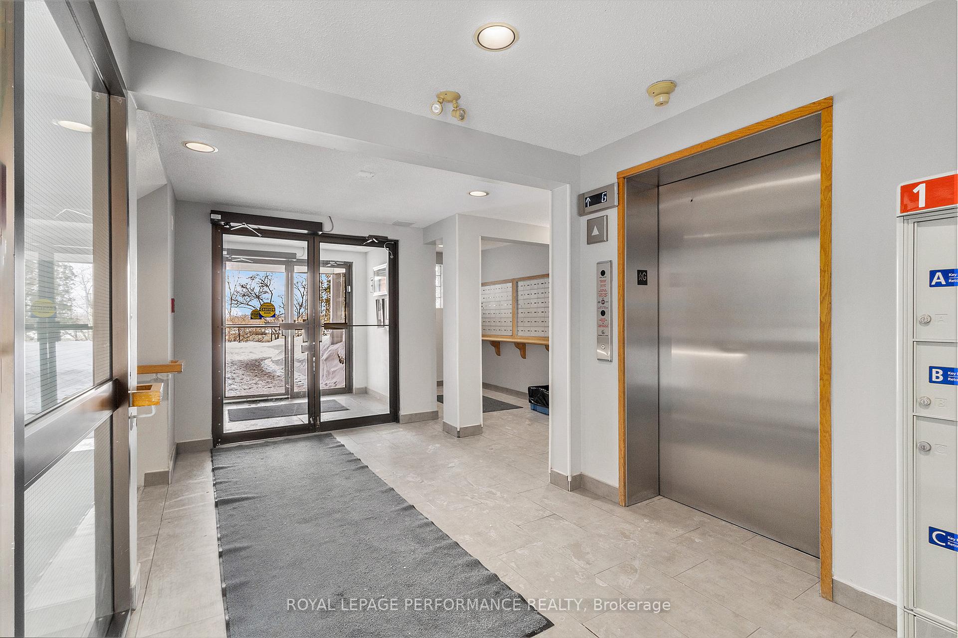 Photo 6 of Unit 216, 345 Centrum Boulevard, Ottawa, Bilberry Creek/Queenswood Heights — HOMEH