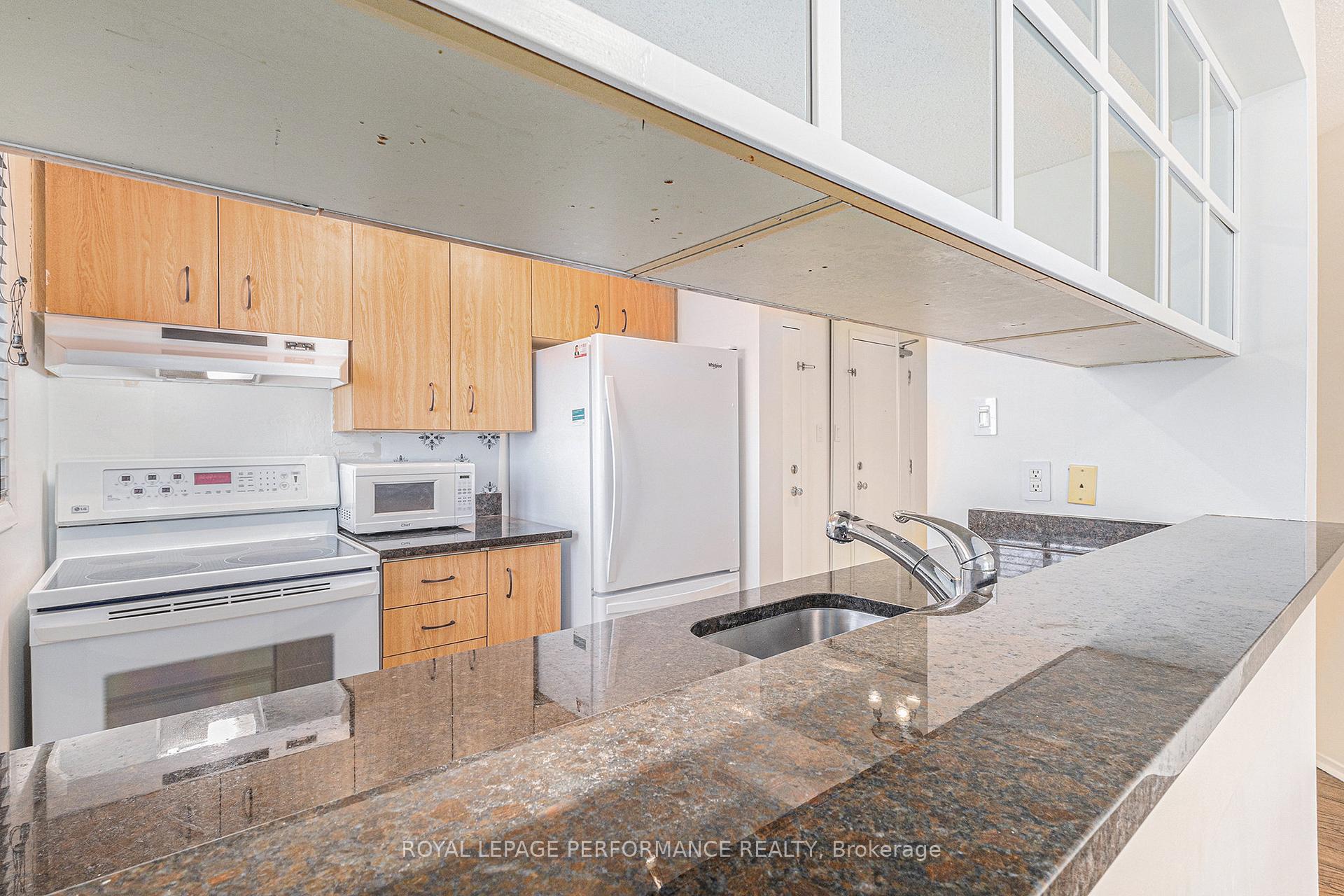 Photo 17 of Unit 216, 345 Centrum Boulevard, Ottawa, Bilberry Creek/Queenswood Heights — HOMEH