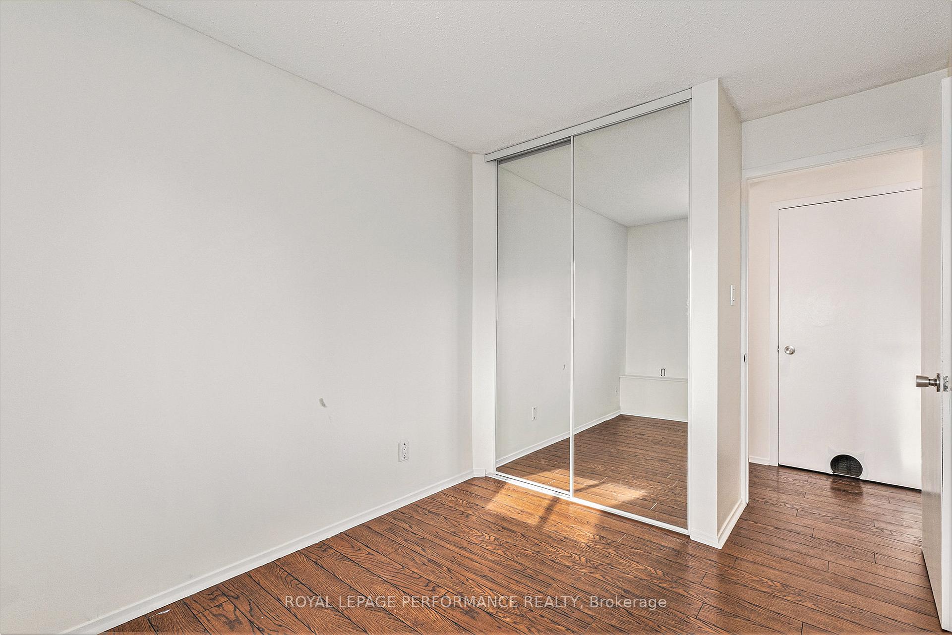 Photo 28 of Unit 216, 345 Centrum Boulevard, Ottawa, Bilberry Creek/Queenswood Heights — HOMEH