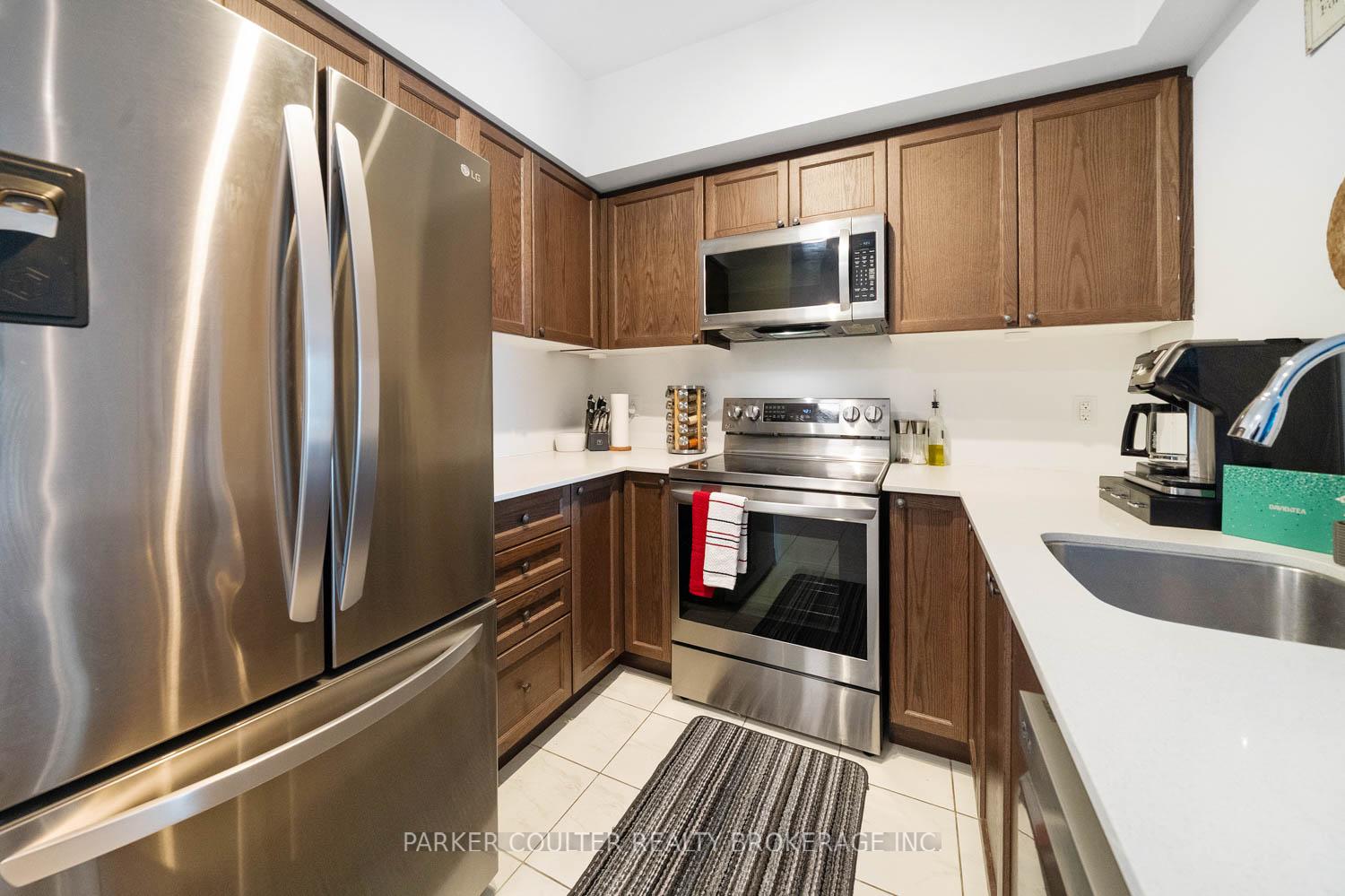 Photo 8 of Unit 607, 300 Essa Road, Barrie, 400 West — HOMEH