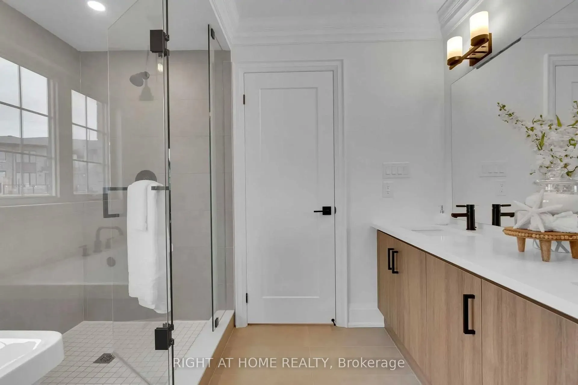 Photo 24 of 135 Courvier Crescent, Clarington, Bowmanville — HOMEH