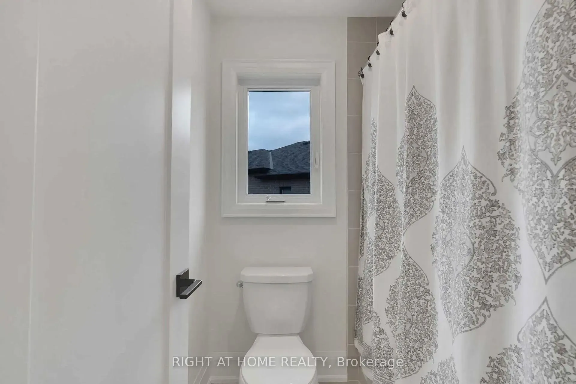 Photo 31 of 135 Courvier Crescent, Clarington, Bowmanville — HOMEH