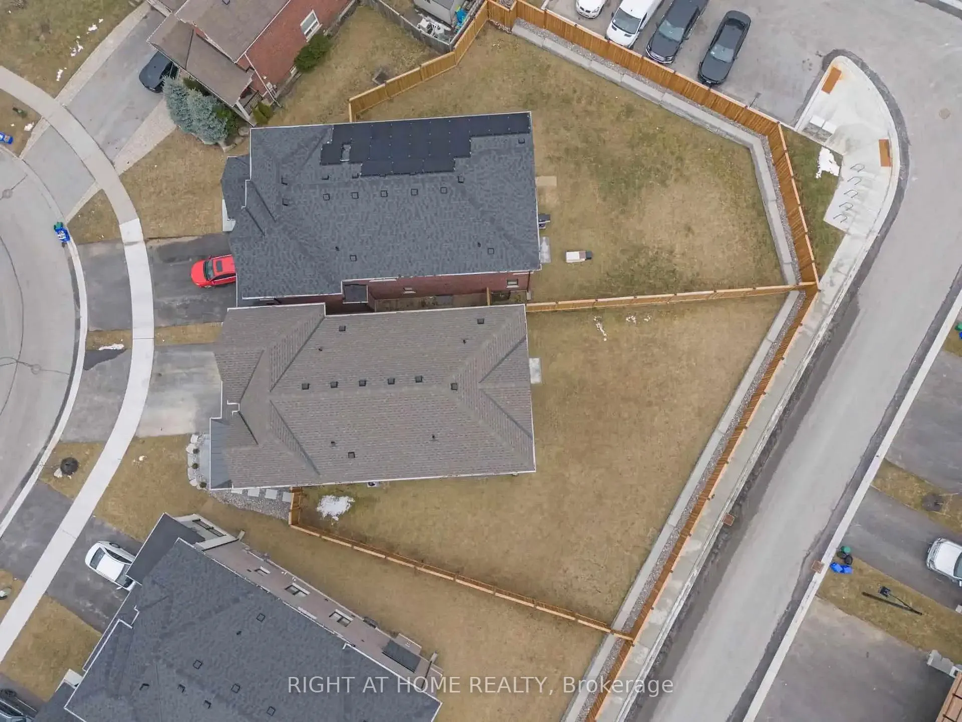 Photo 40 of 135 Courvier Crescent, Clarington, Bowmanville — HOMEH