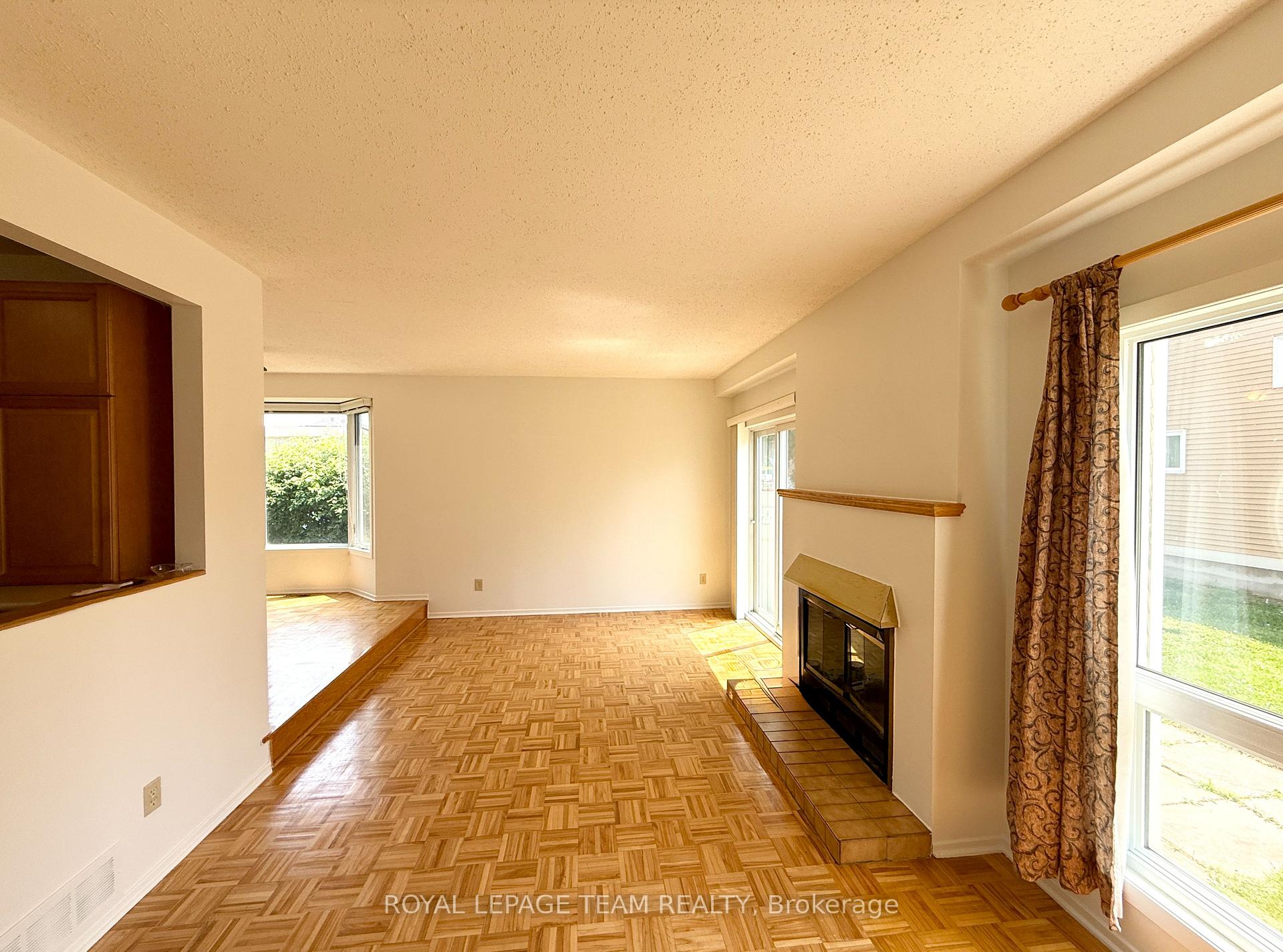 Photo 8 of Unit A, 14 Castlebrook Lane, Ottawa, Centrepointe — HOMEH
