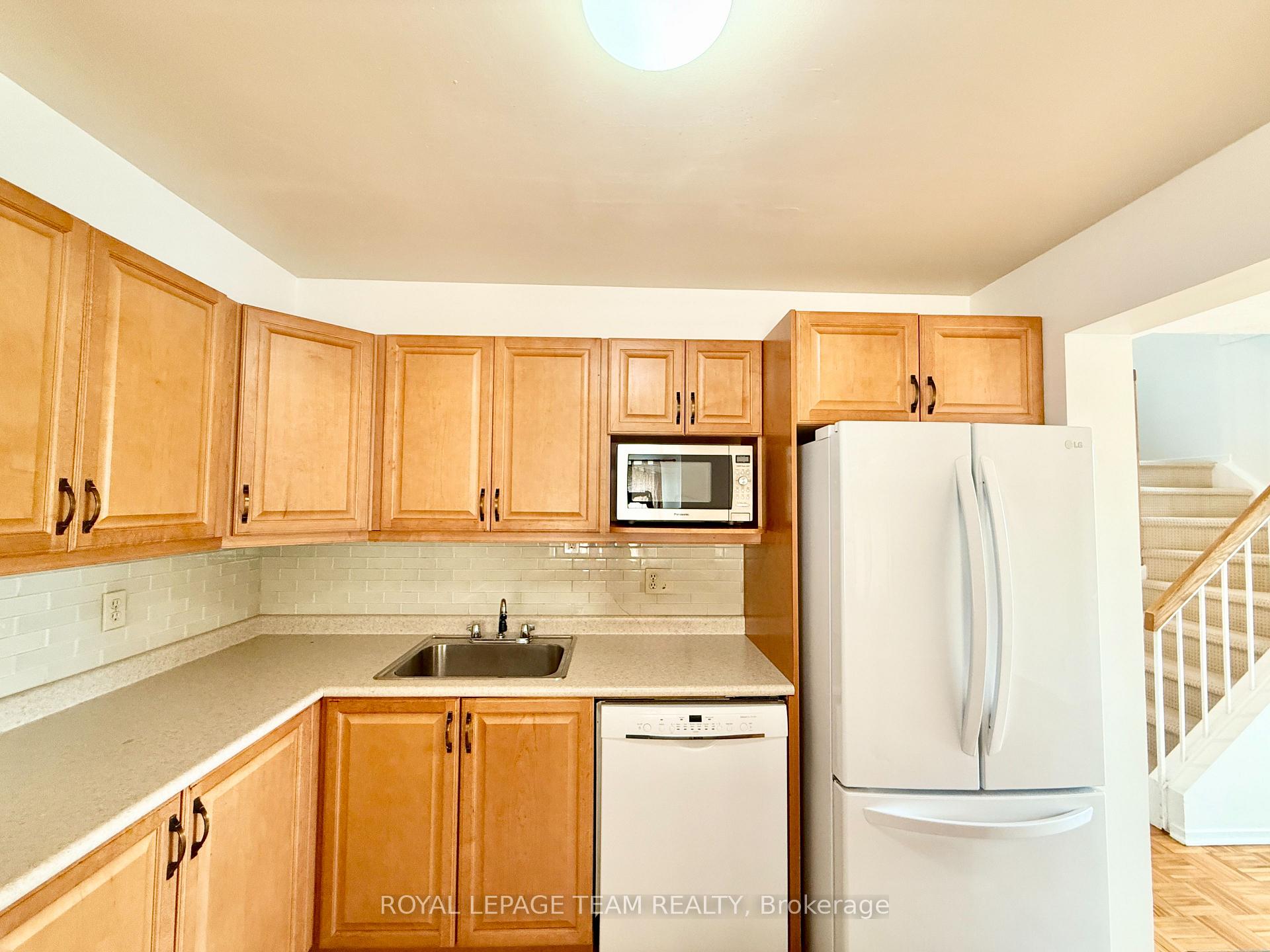 Photo 12 of Unit A, 14 Castlebrook Lane, Ottawa, Centrepointe — HOMEH