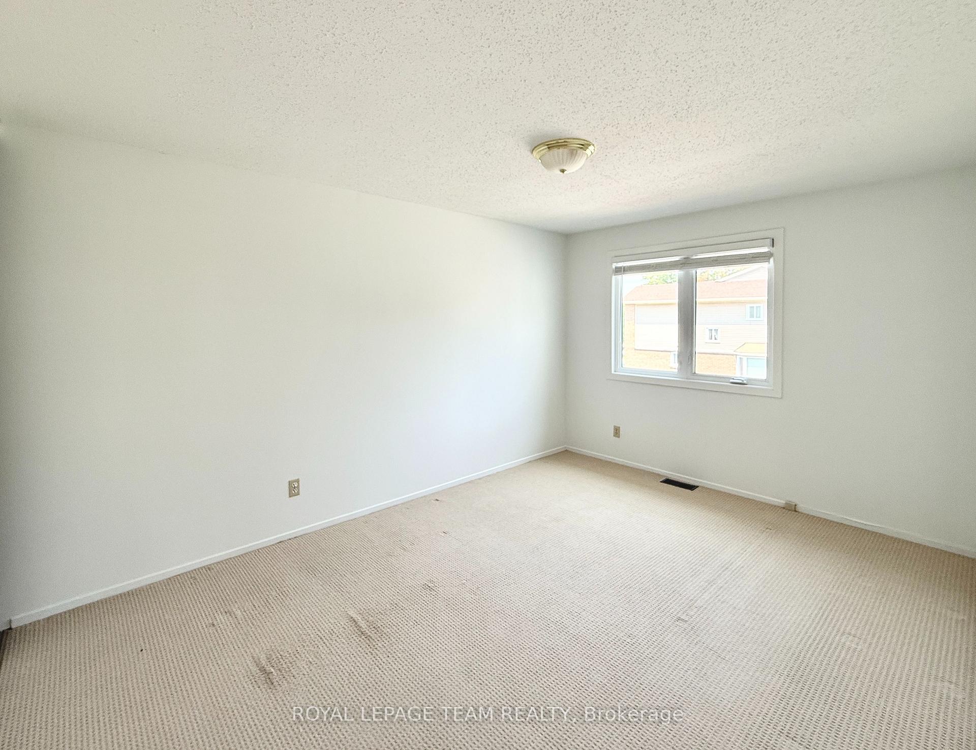 Photo 18 of Unit A, 14 Castlebrook Lane, Ottawa, Centrepointe — HOMEH