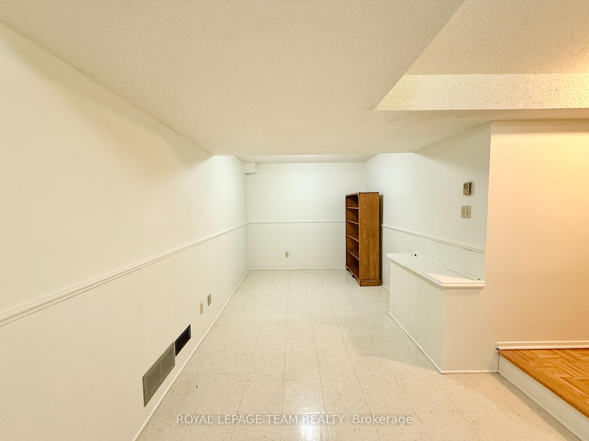 Photo 28 of Unit A, 14 Castlebrook Lane, Ottawa, Centrepointe — HOMEH