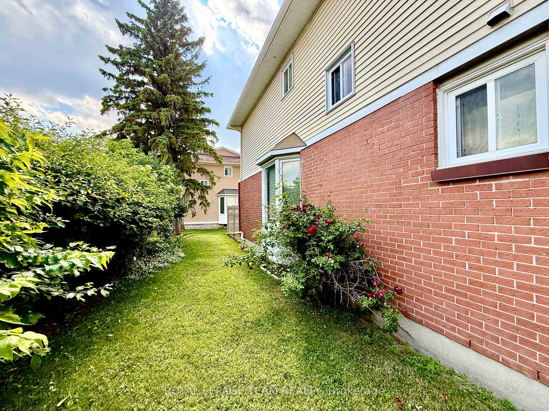 Photo 30 of Unit A, 14 Castlebrook Lane, Ottawa, Centrepointe — HOMEH