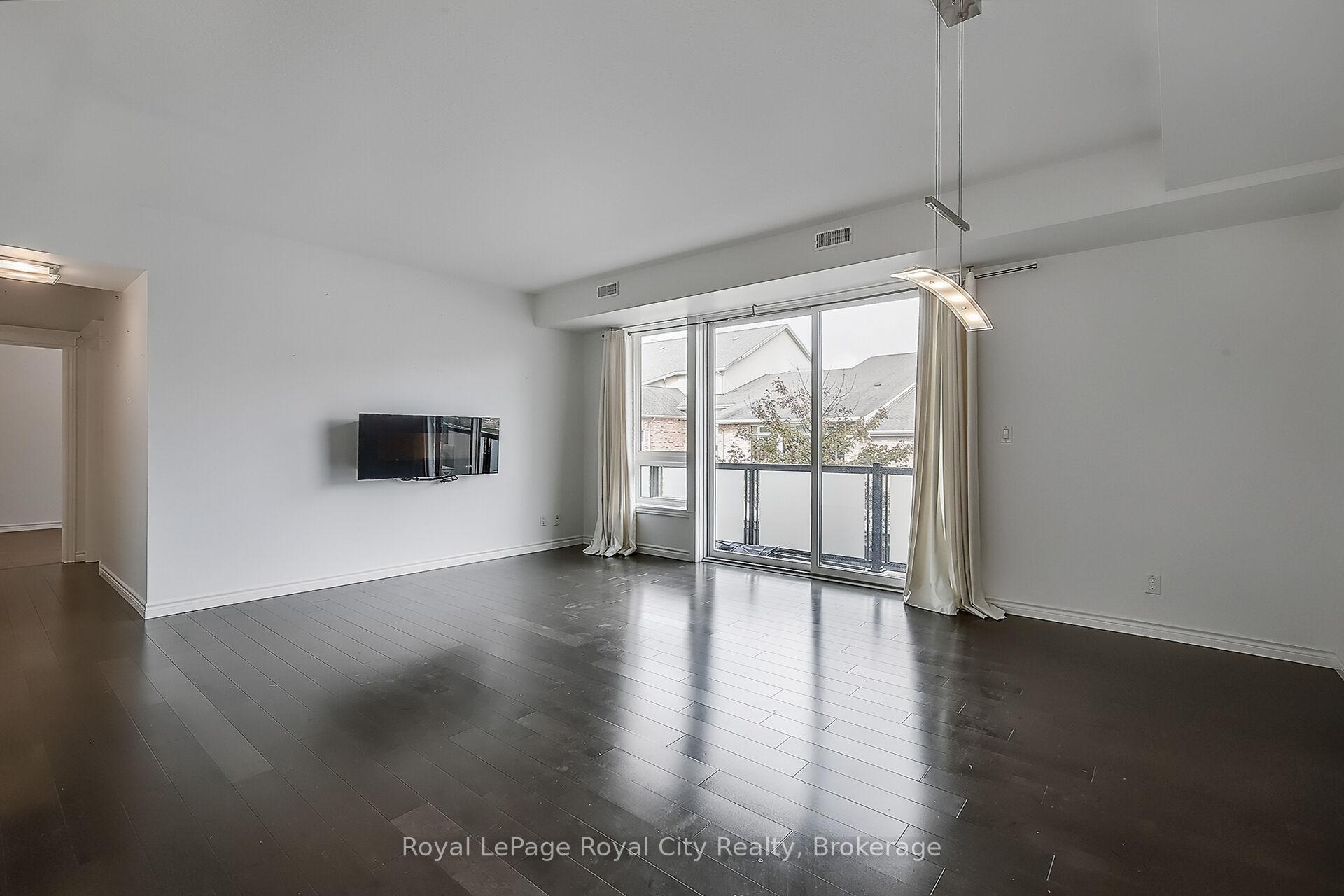 Photo 11 of Unit 2, 32 Arkell Road, Guelph, Kortright East — HOMEH