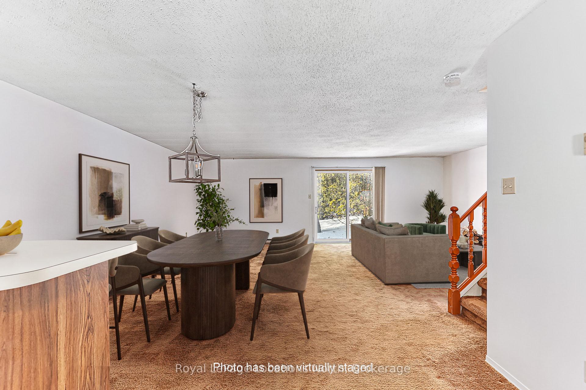 Photo 3 of 147 Escarpment Crescent, Collingwood — HOMEH