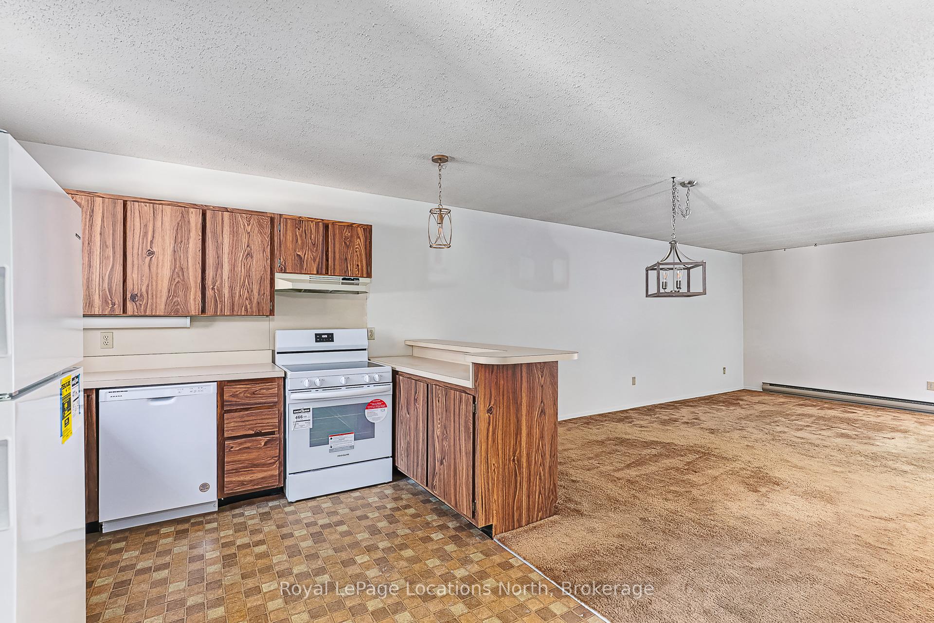 Photo 11 of 147 Escarpment Crescent, Collingwood — HOMEH