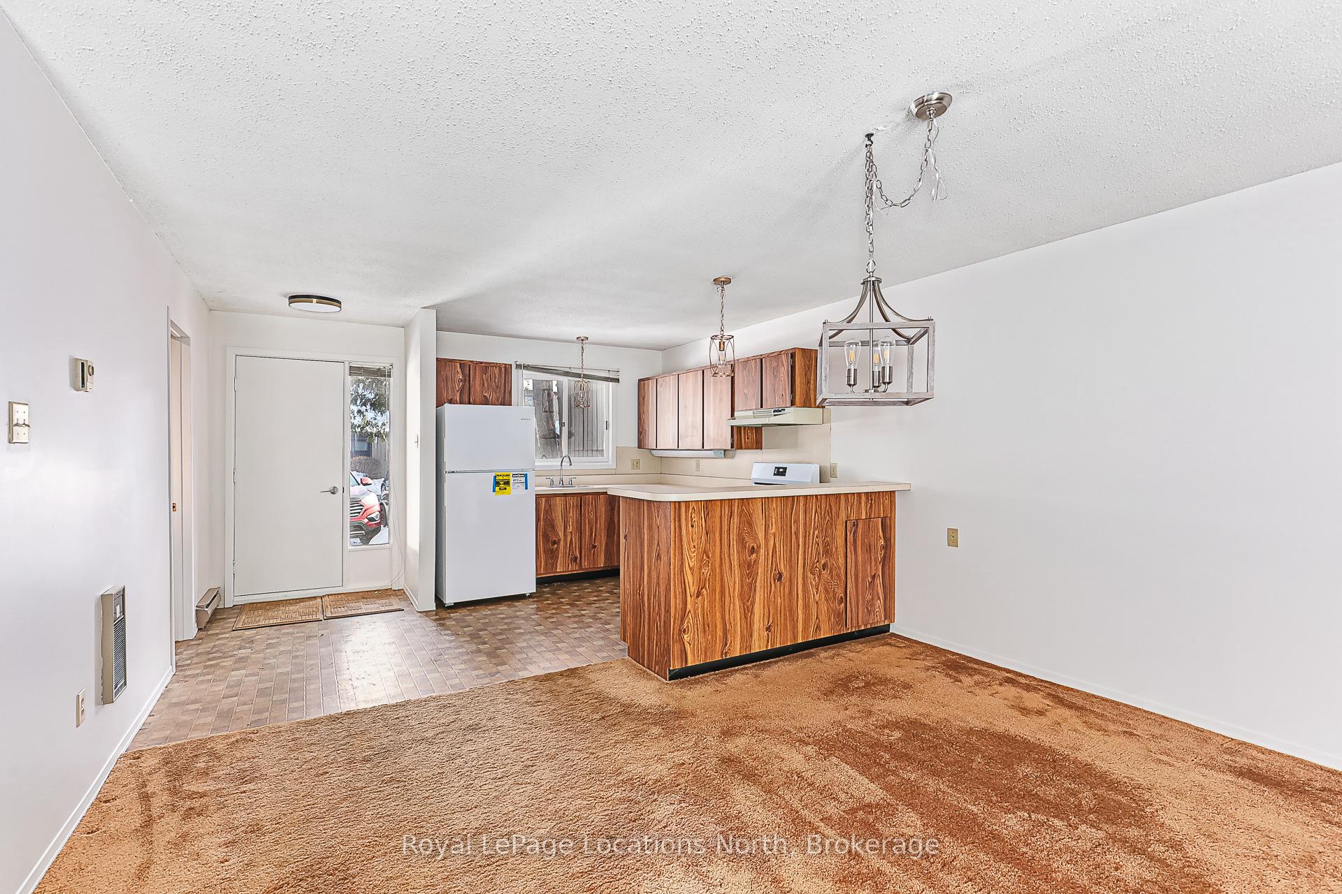 Photo 13 of 147 Escarpment Crescent, Collingwood — HOMEH