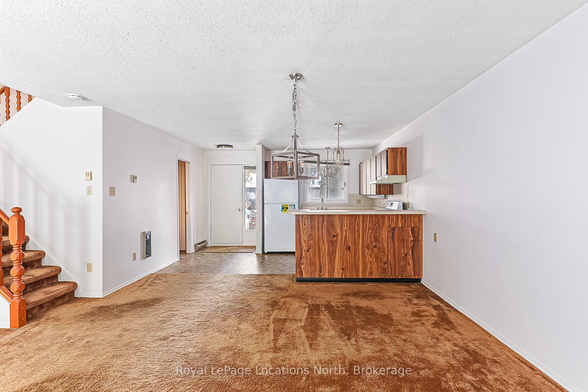Photo 14 of 147 Escarpment Crescent, Collingwood — HOMEH