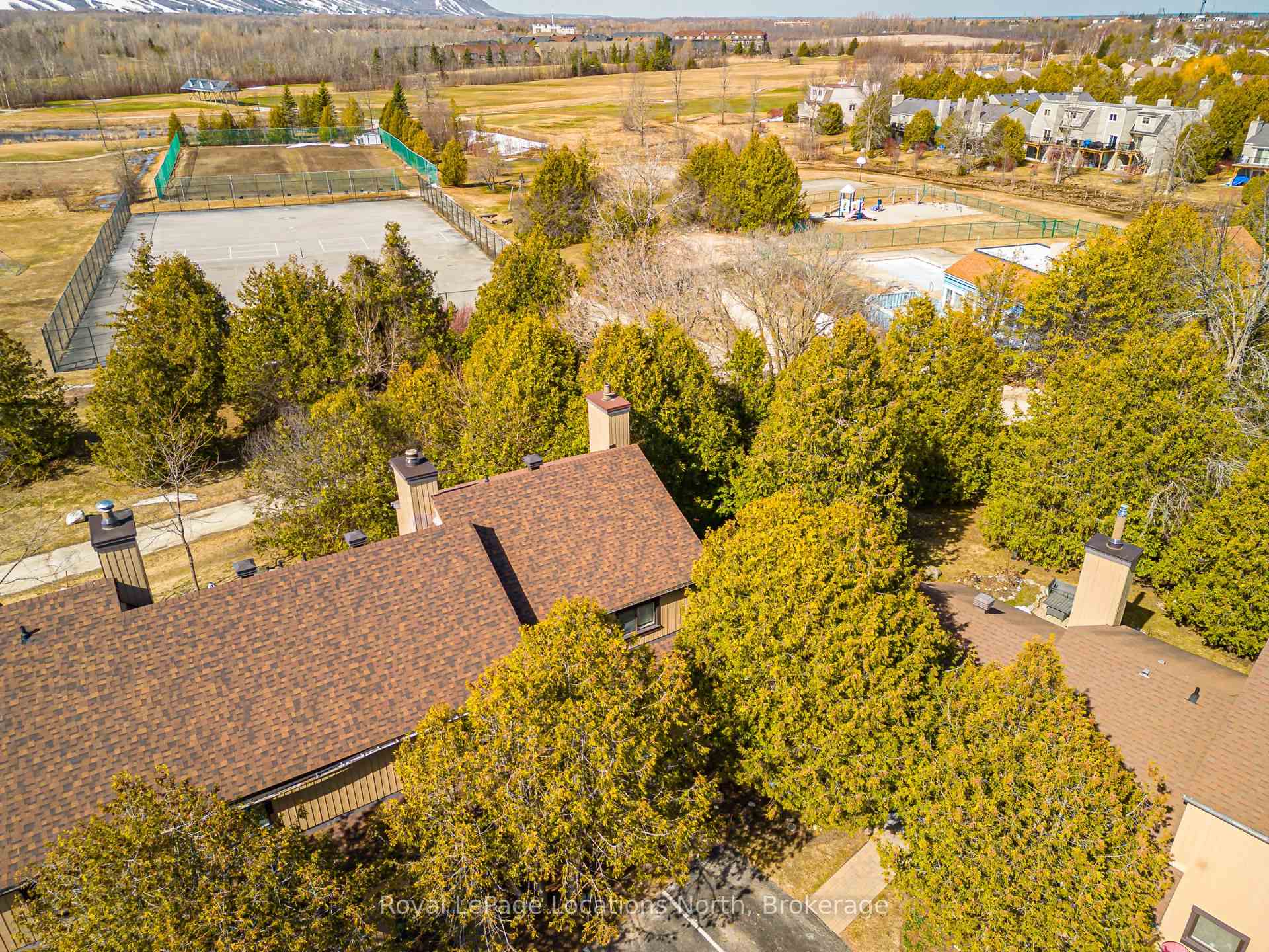 Photo 32 of 147 Escarpment Crescent, Collingwood — HOMEH