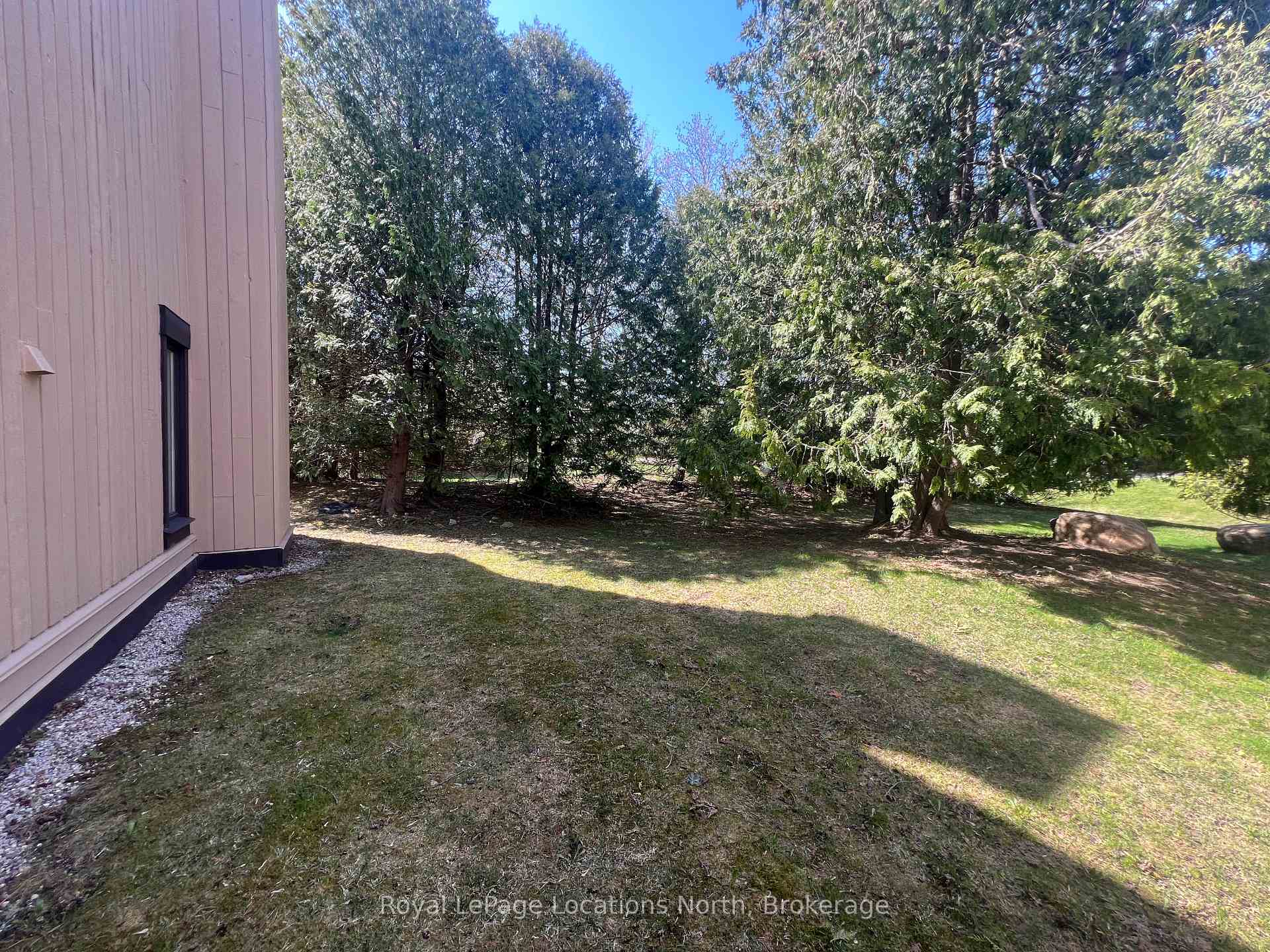 Photo 37 of 147 Escarpment Crescent, Collingwood — HOMEH