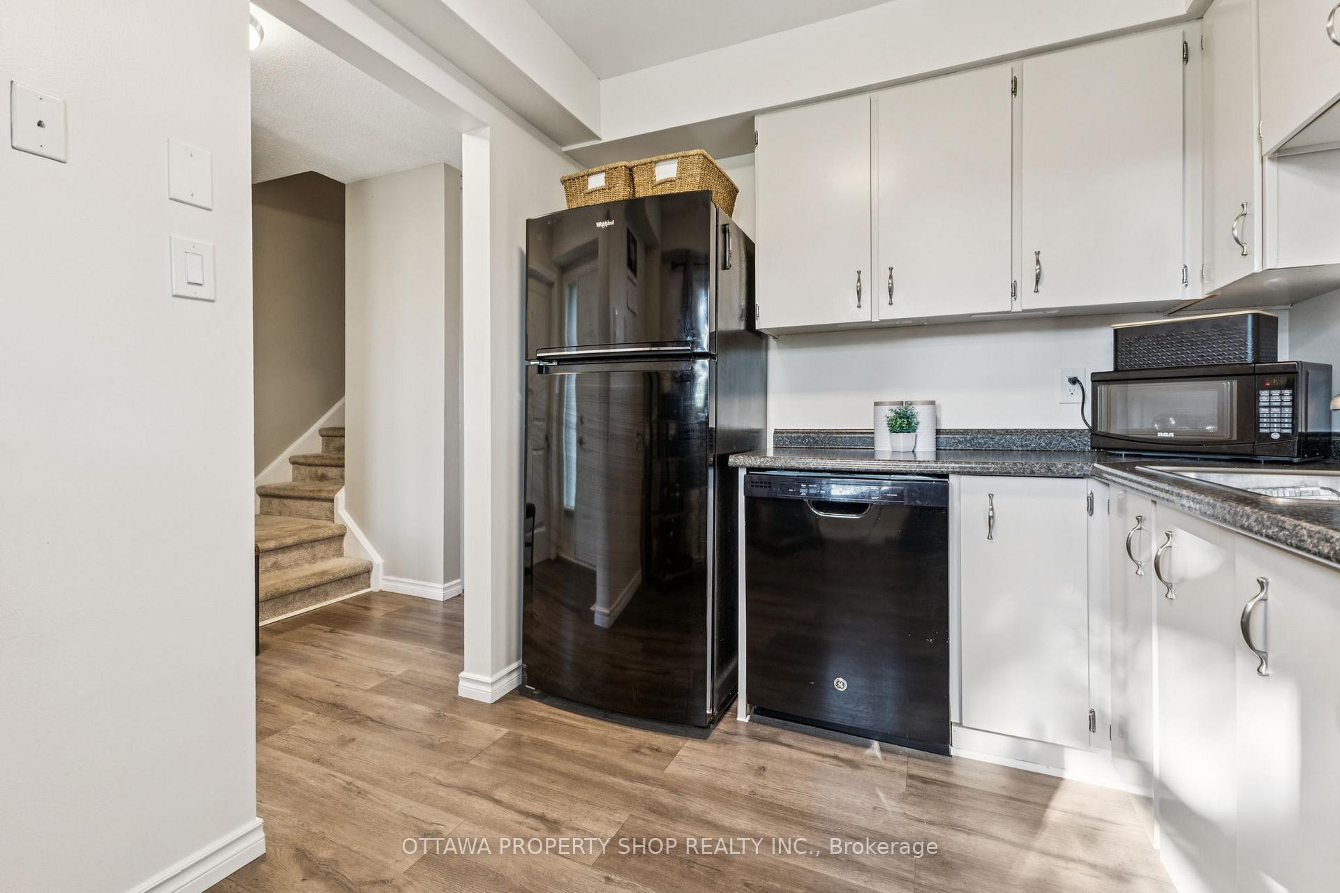 Photo 6 of 42A Woodvale Green, Ottawa, Craig Henry/Woodvale — HOMEH
