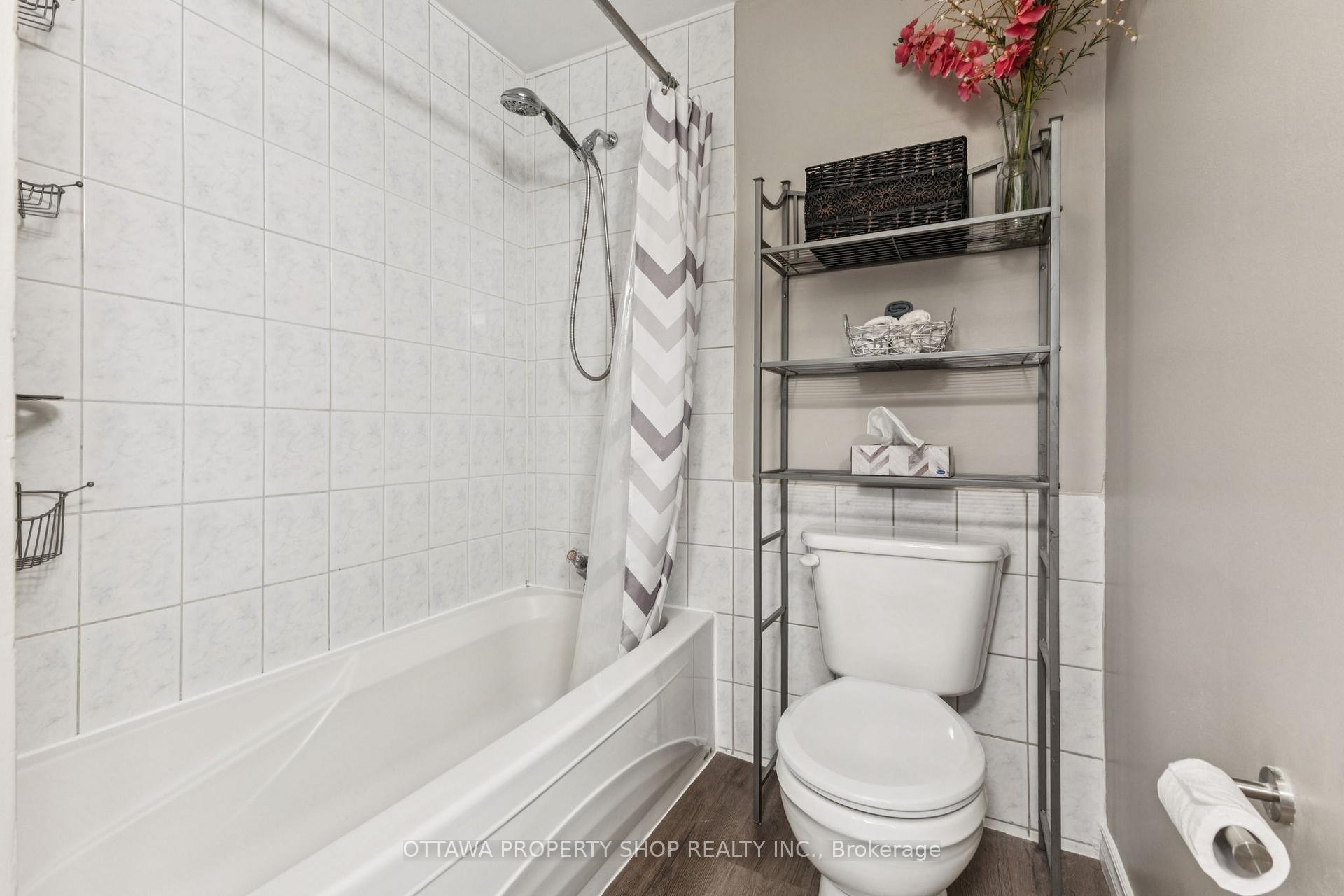 Photo 12 of 42A Woodvale Green, Ottawa, Craig Henry/Woodvale — HOMEH