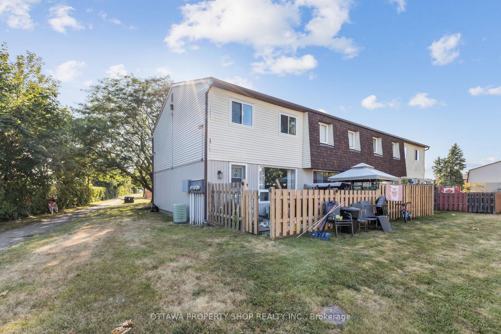 Photo 24 of 42A Woodvale Green, Ottawa, Craig Henry/Woodvale — HOMEH