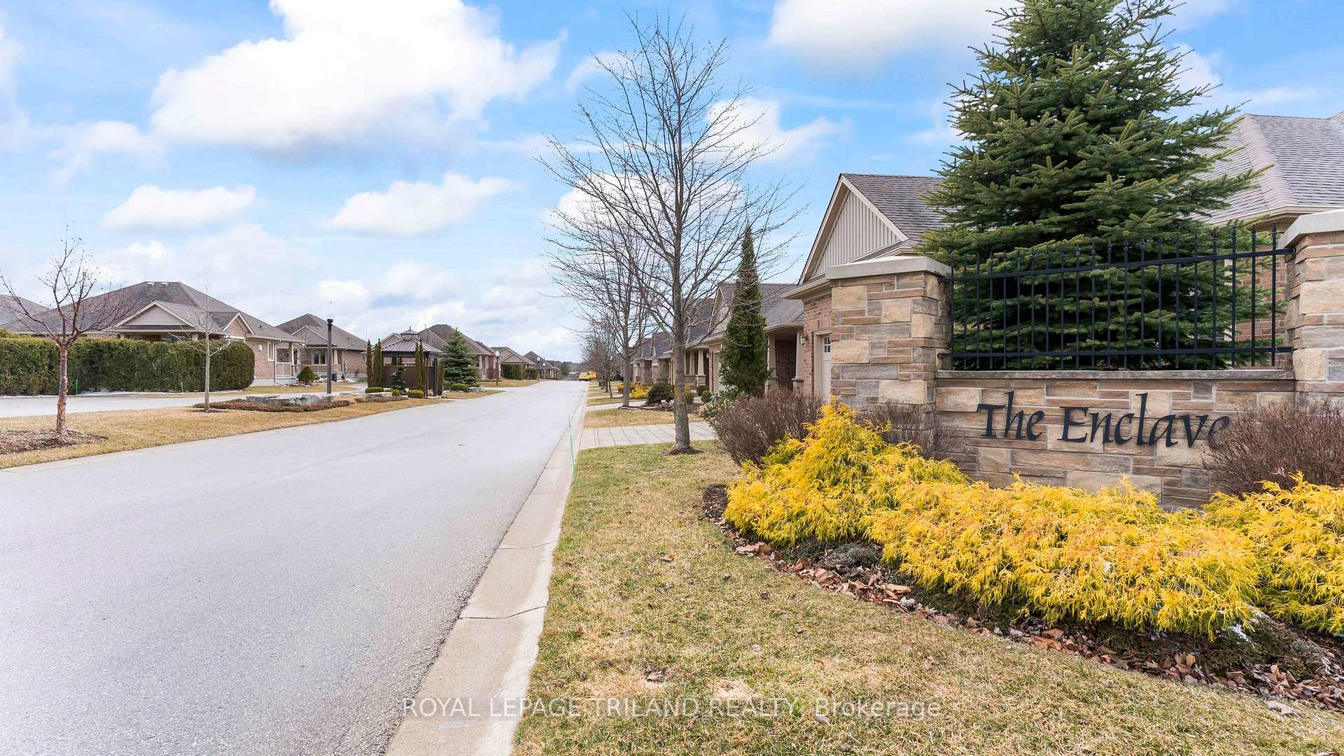 Photo 5 of Unit 25, 120 Southgate Parkway, St. Thomas — HOMEH