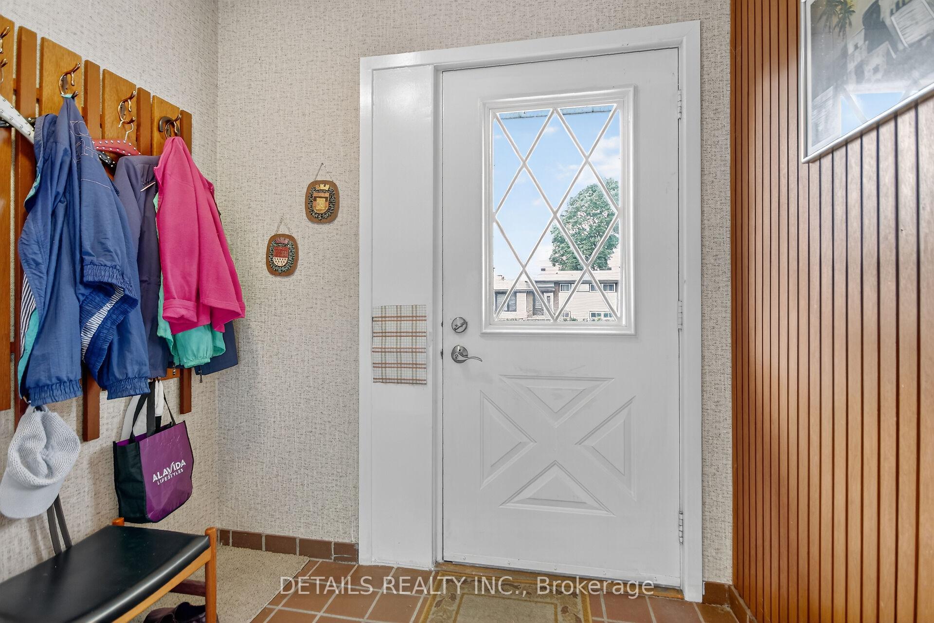 Photo 4 of 101 Hilliard Avenue, Ottawa, City View/Skyline/Fisher Heights/Parkwood Hills — HOMEH