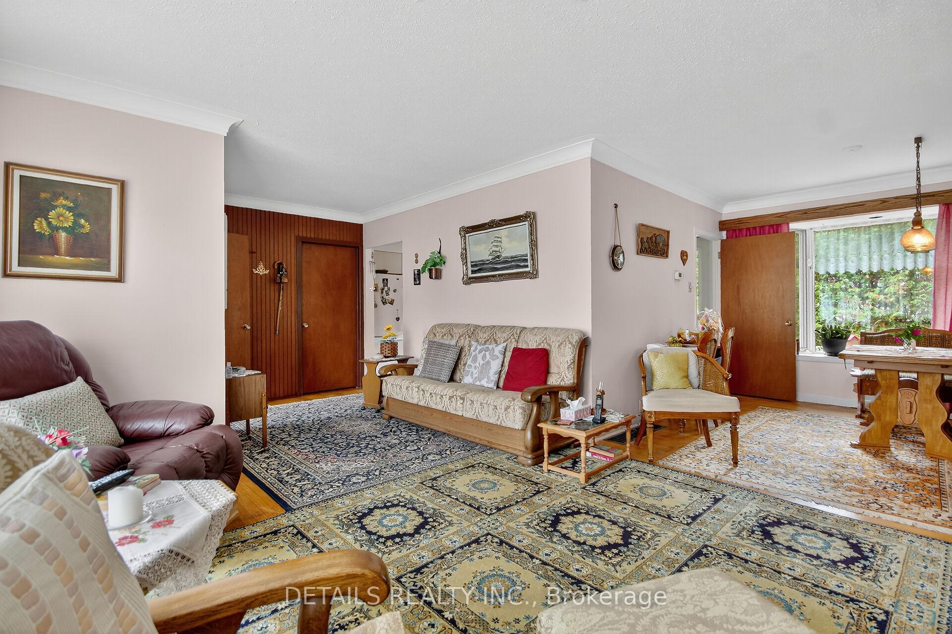 Photo 2 of 101 Hilliard Avenue, Ottawa, City View/Skyline/Fisher Heights/Parkwood Hills — HOMEH