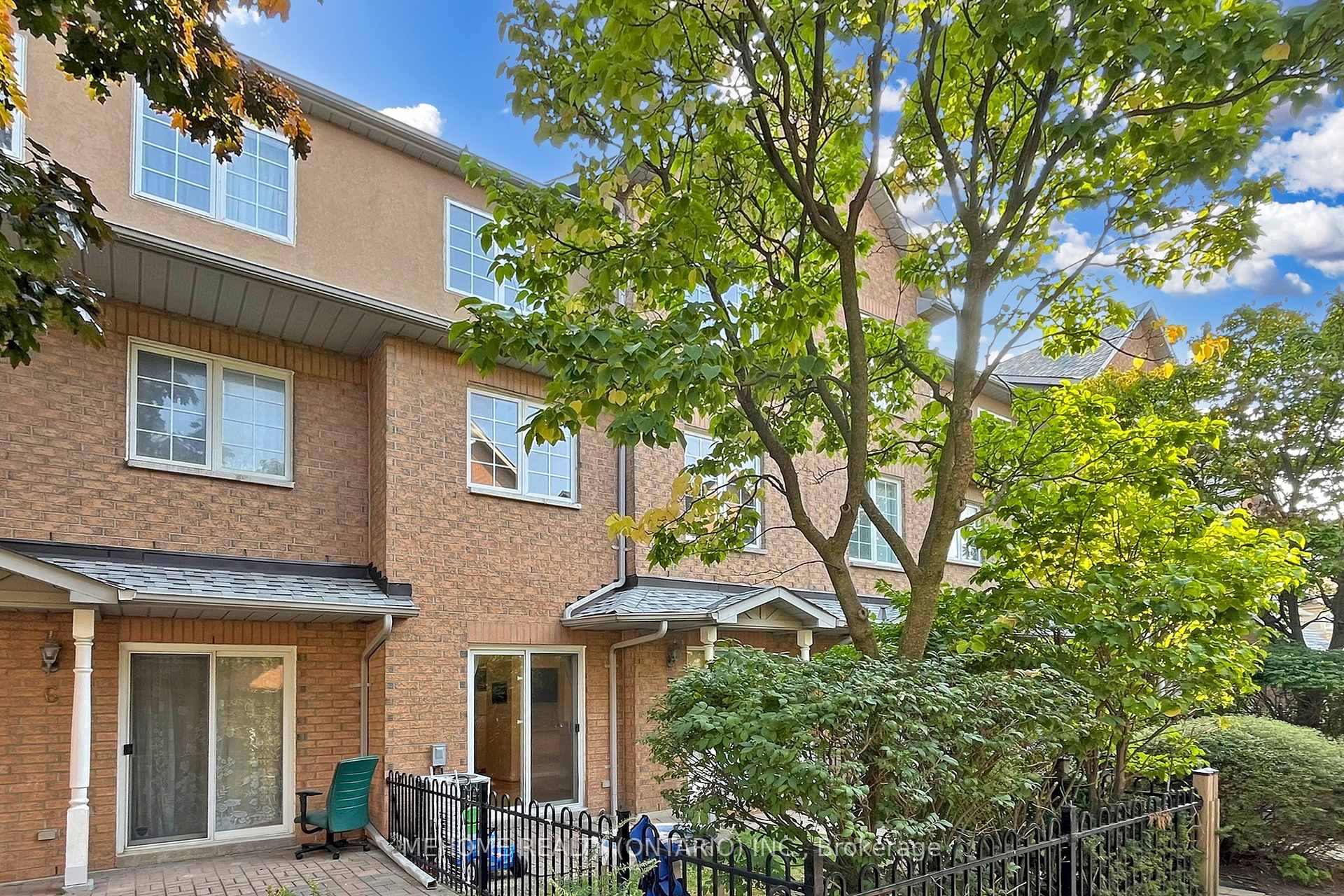 Photo 2 of Unit 5, 16 Cox Boulevard, Markham, Unionville — HOMEH