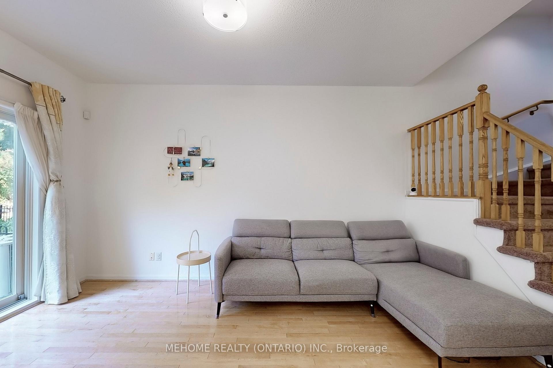 Photo 6 of Unit 5, 16 Cox Boulevard, Markham, Unionville — HOMEH