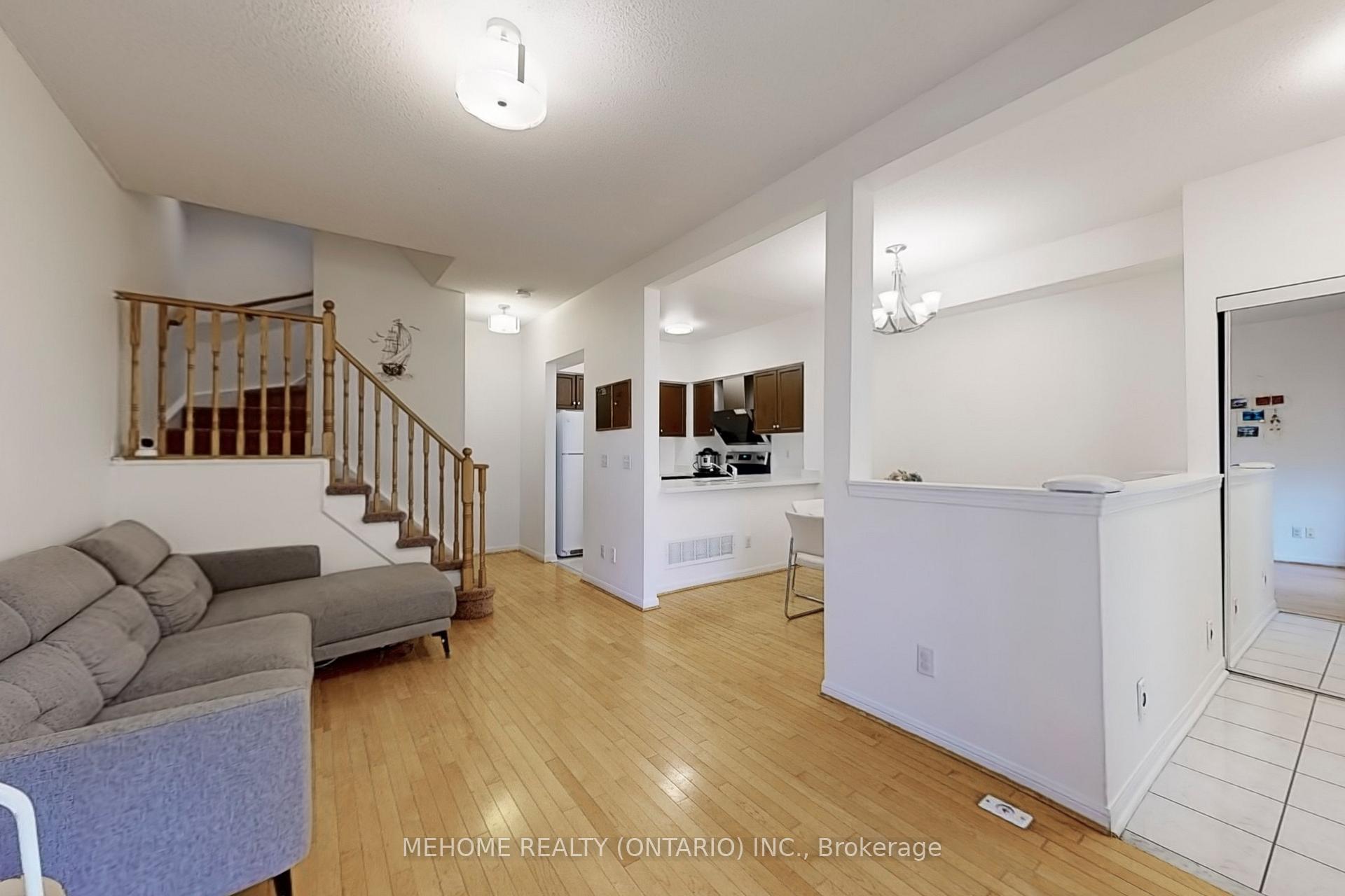 Photo 8 of Unit 5, 16 Cox Boulevard, Markham, Unionville — HOMEH