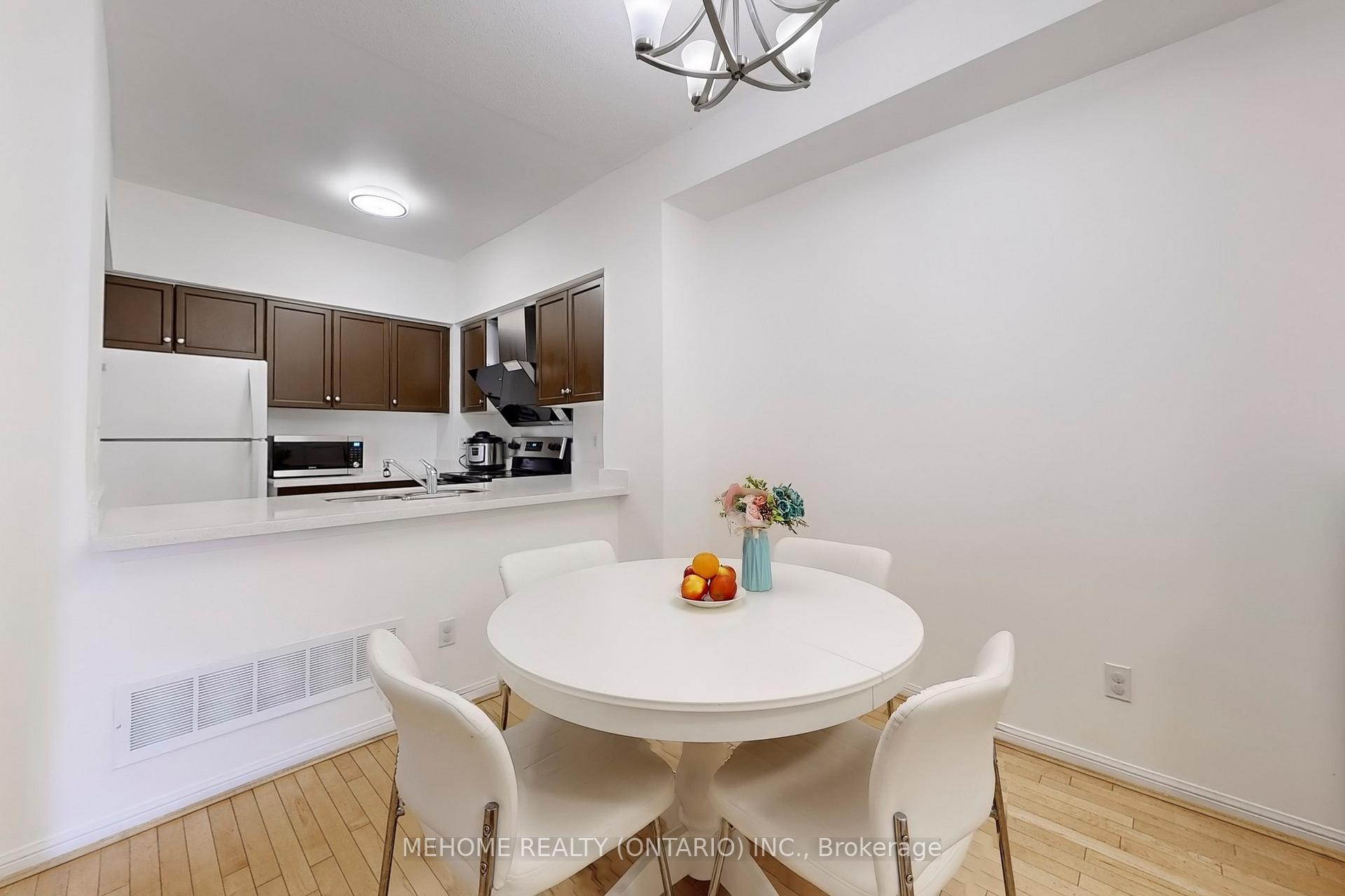 Photo 9 of Unit 5, 16 Cox Boulevard, Markham, Unionville — HOMEH