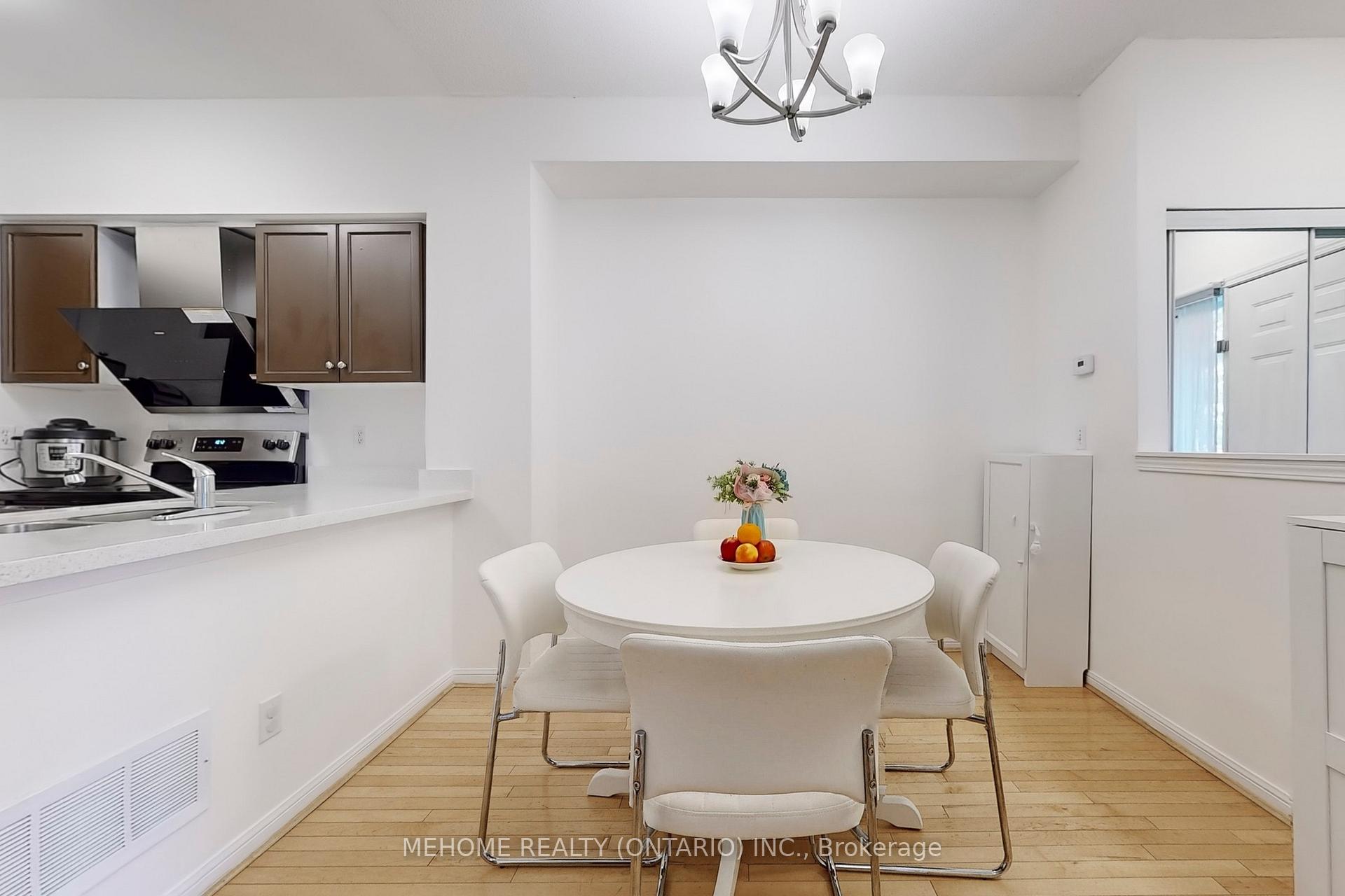 Photo 10 of Unit 5, 16 Cox Boulevard, Markham, Unionville — HOMEH