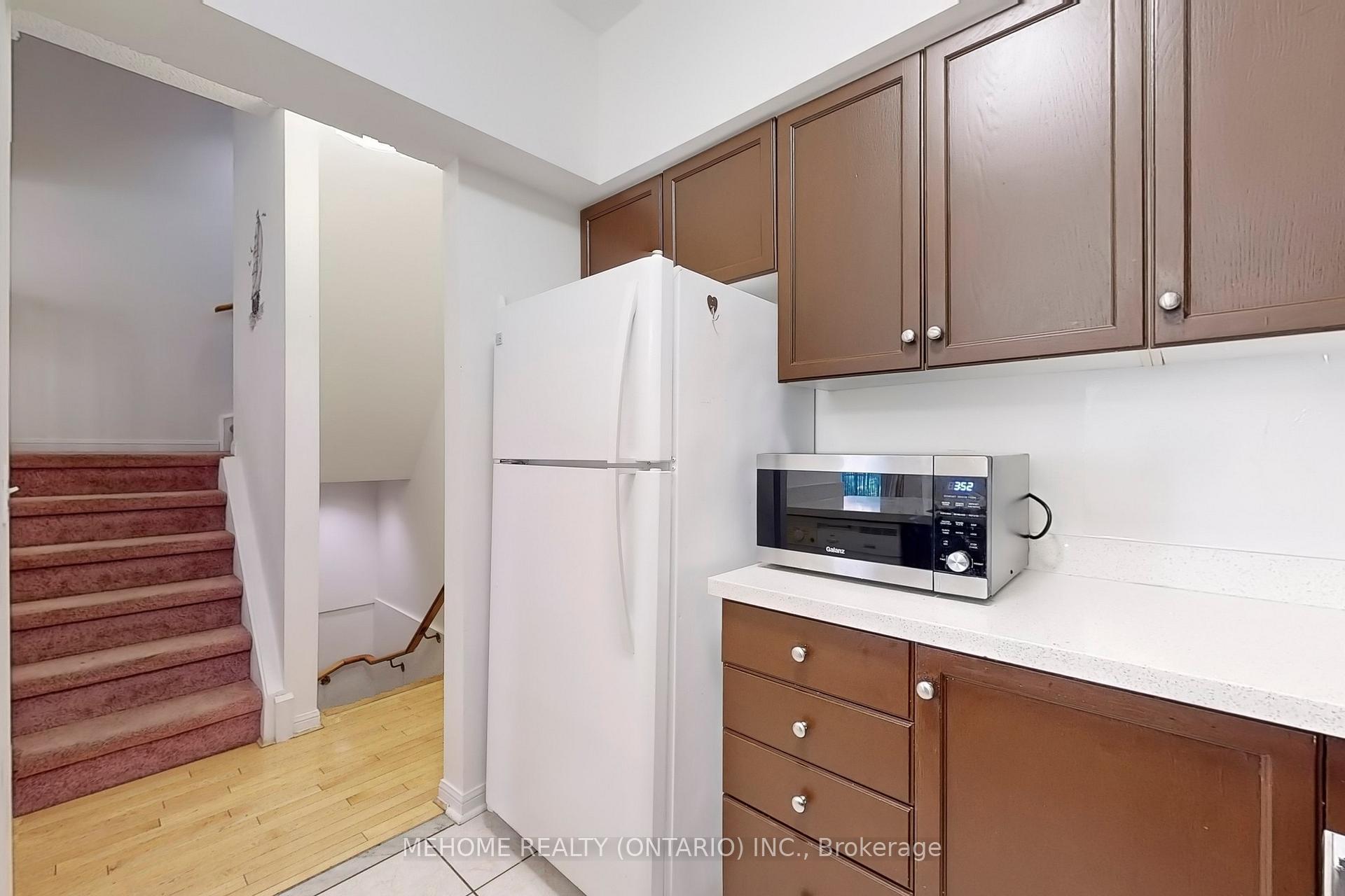 Photo 13 of Unit 5, 16 Cox Boulevard, Markham, Unionville — HOMEH
