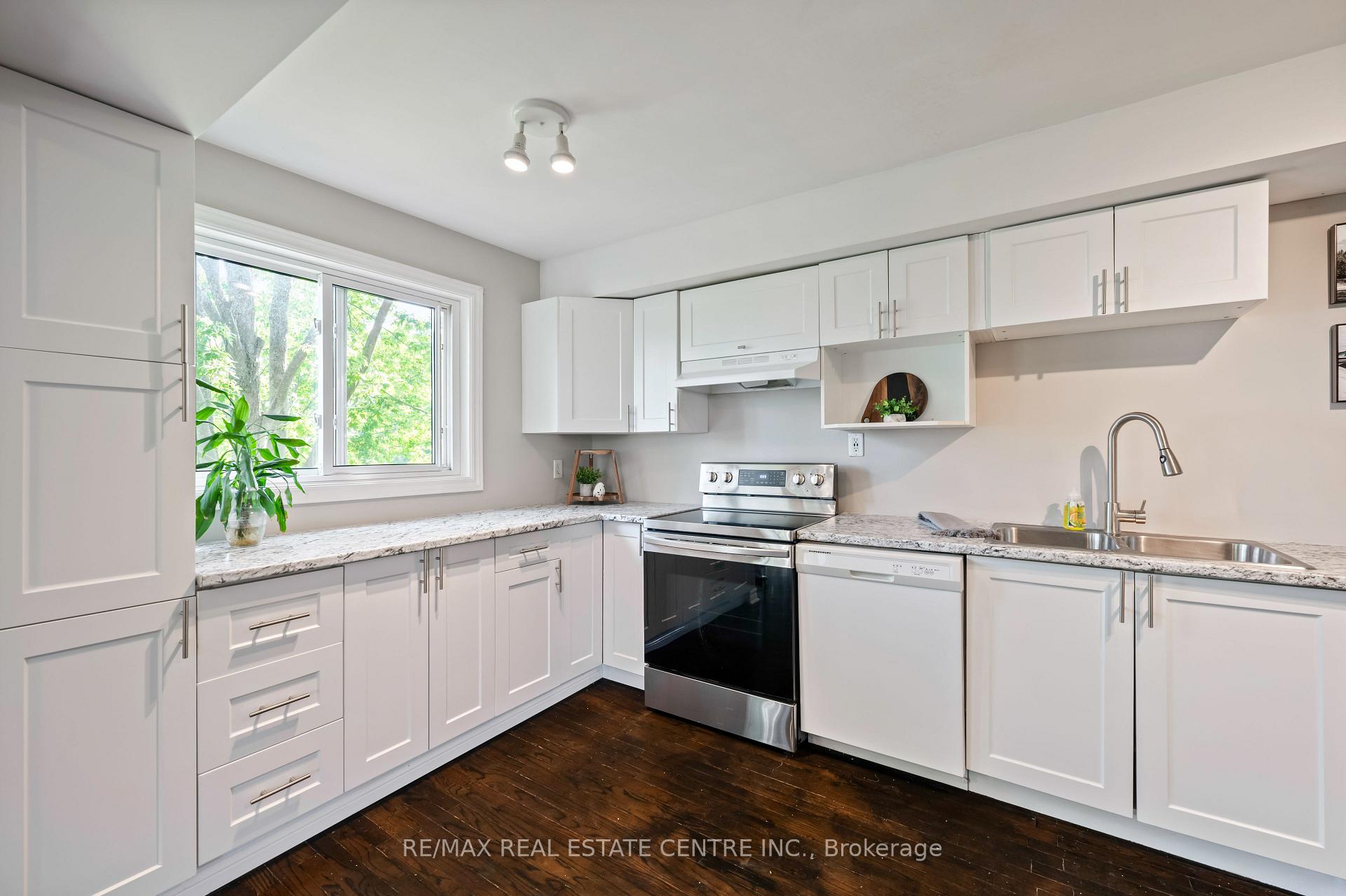 Photo 2 of Unit 3, 30 Loggers Run, Barrie, Ardagh — HOMEH