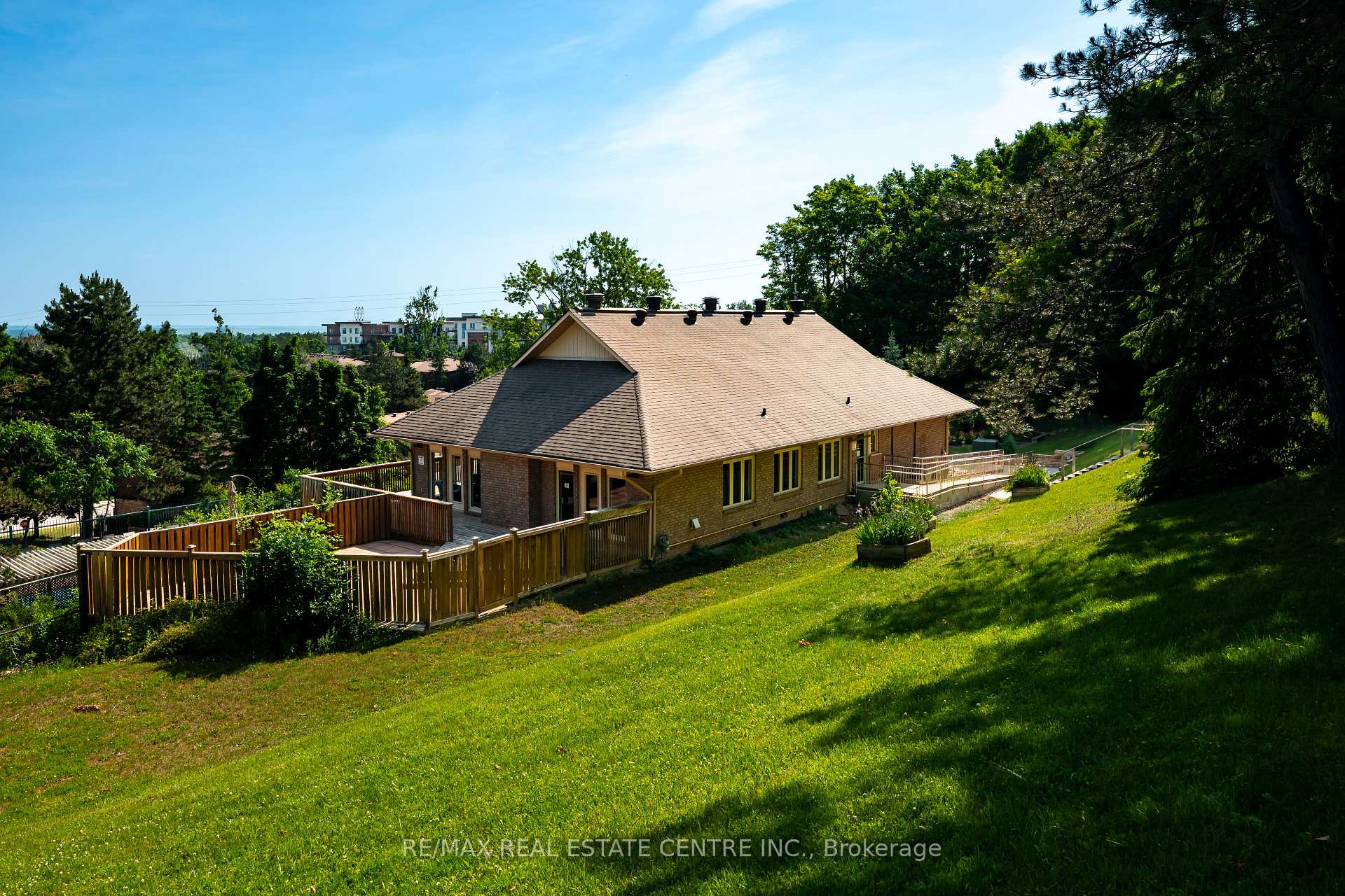 Photo 46 of Unit 3, 30 Loggers Run, Barrie, Ardagh — HOMEH