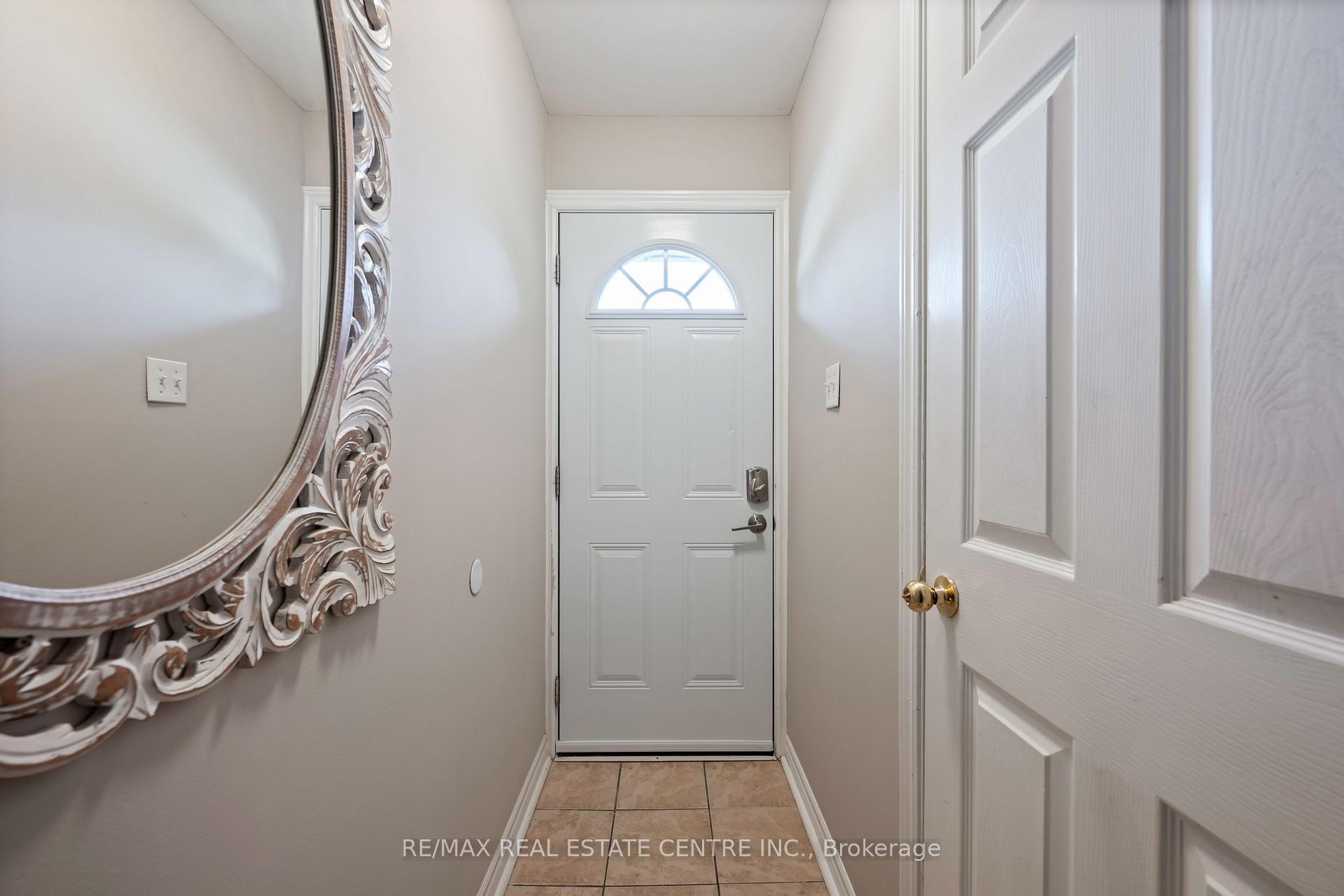 Photo 4 of Unit 3, 30 Loggers Run, Barrie, Ardagh — HOMEH