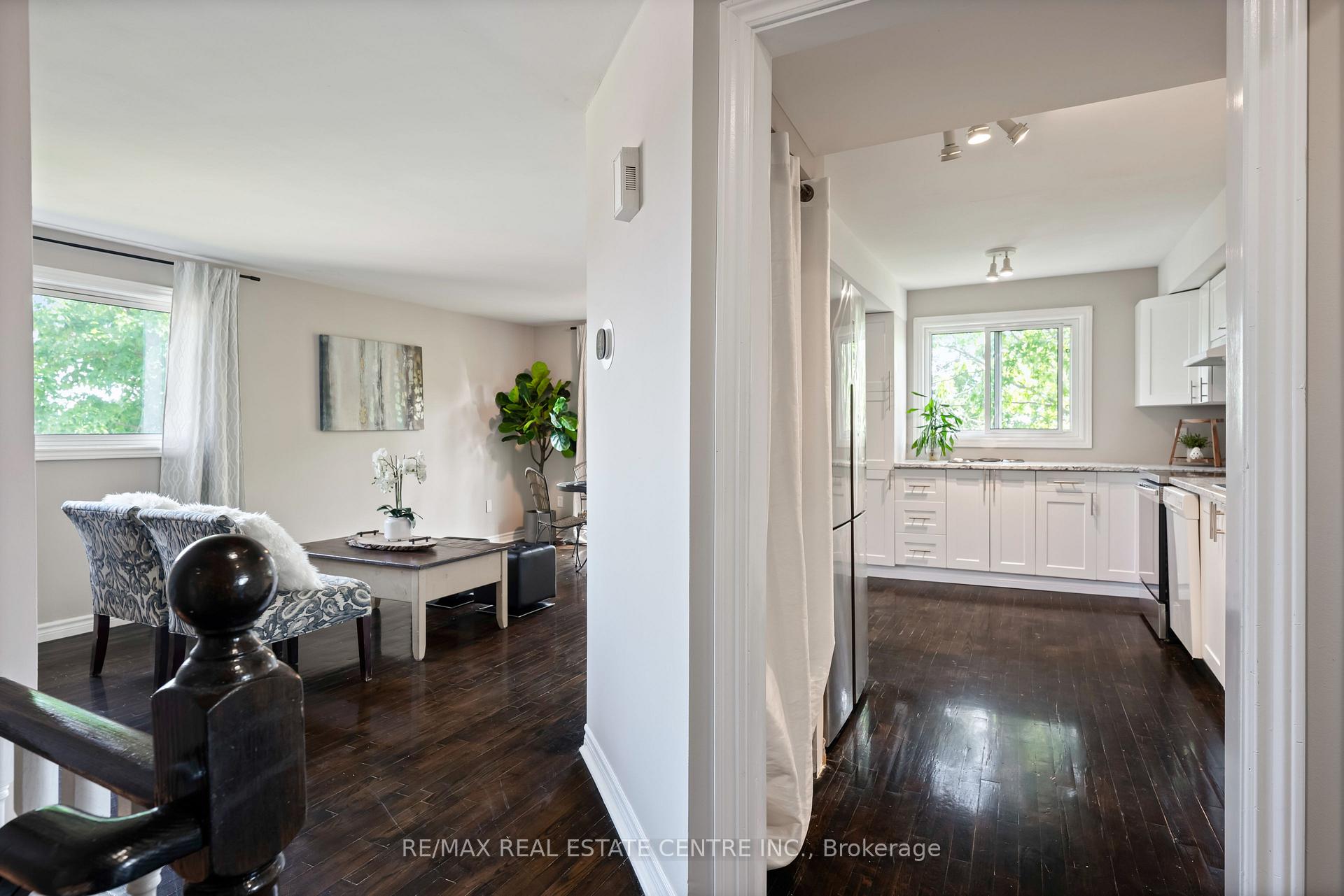 Photo 5 of Unit 3, 30 Loggers Run, Barrie, Ardagh — HOMEH